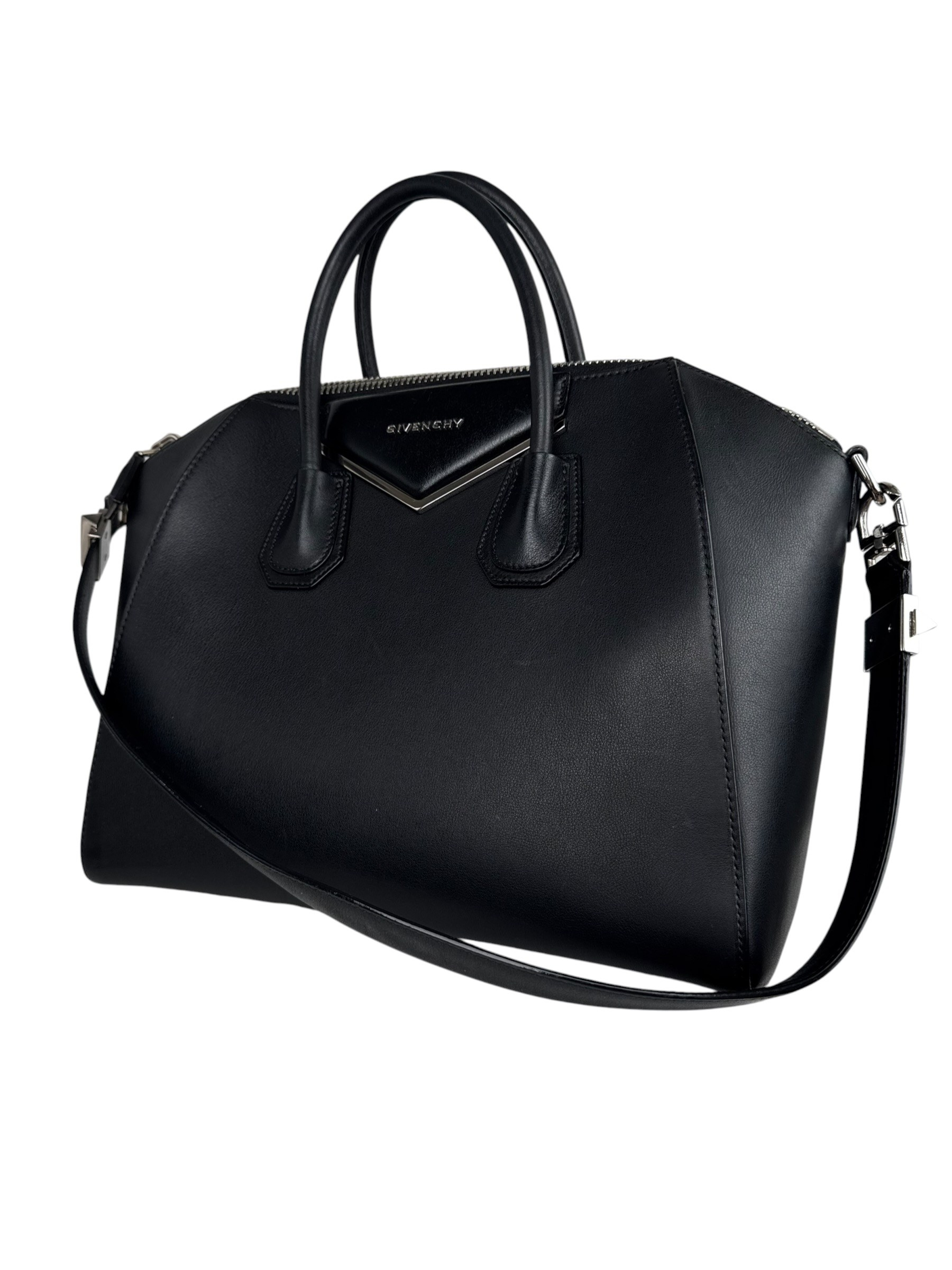 GIVENCHY BLACK MEDIUM ANTIGONA BAG