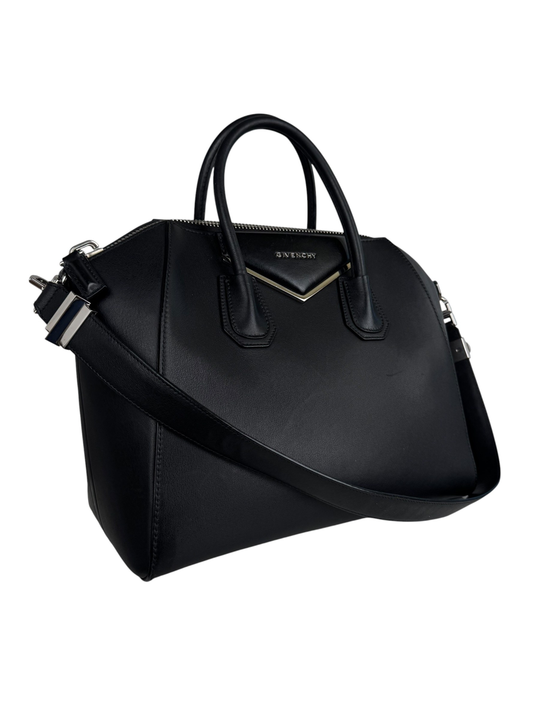 GIVENCHY BLACK MEDIUM ANTIGONA BAG
