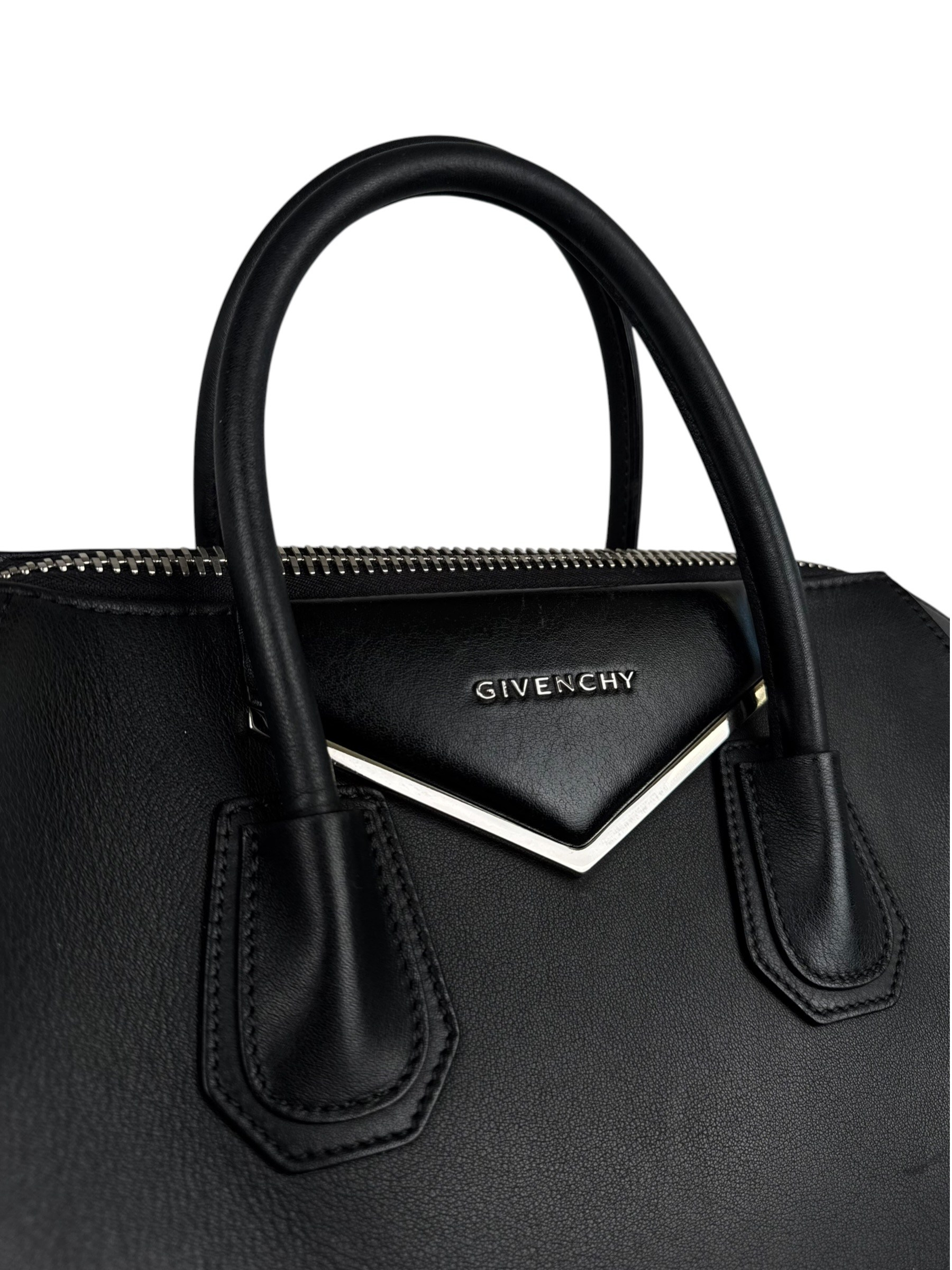GIVENCHY BLACK MEDIUM ANTIGONA BAG
