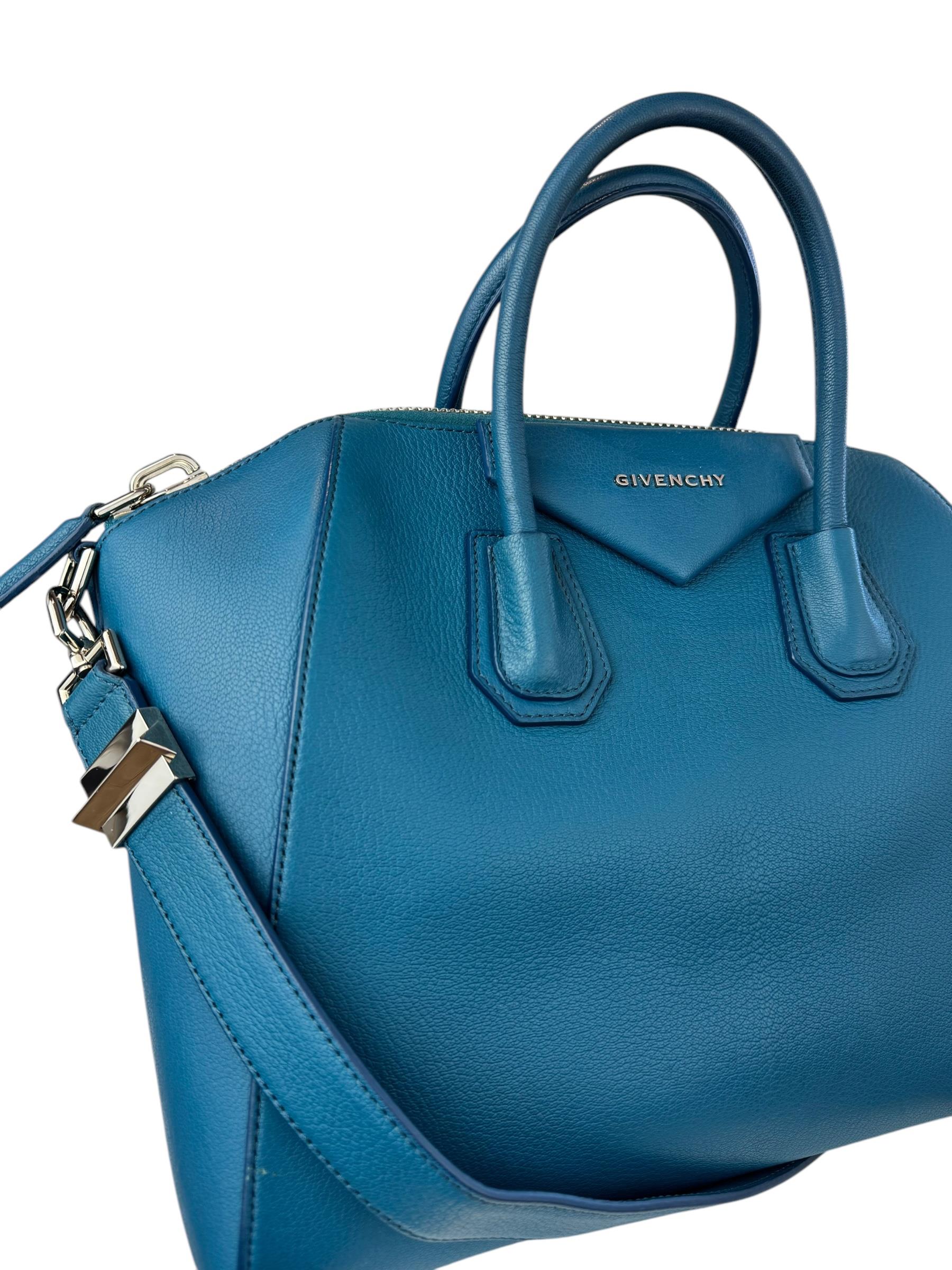 GIVENCHY MEDIUM ANTIGONA BAG