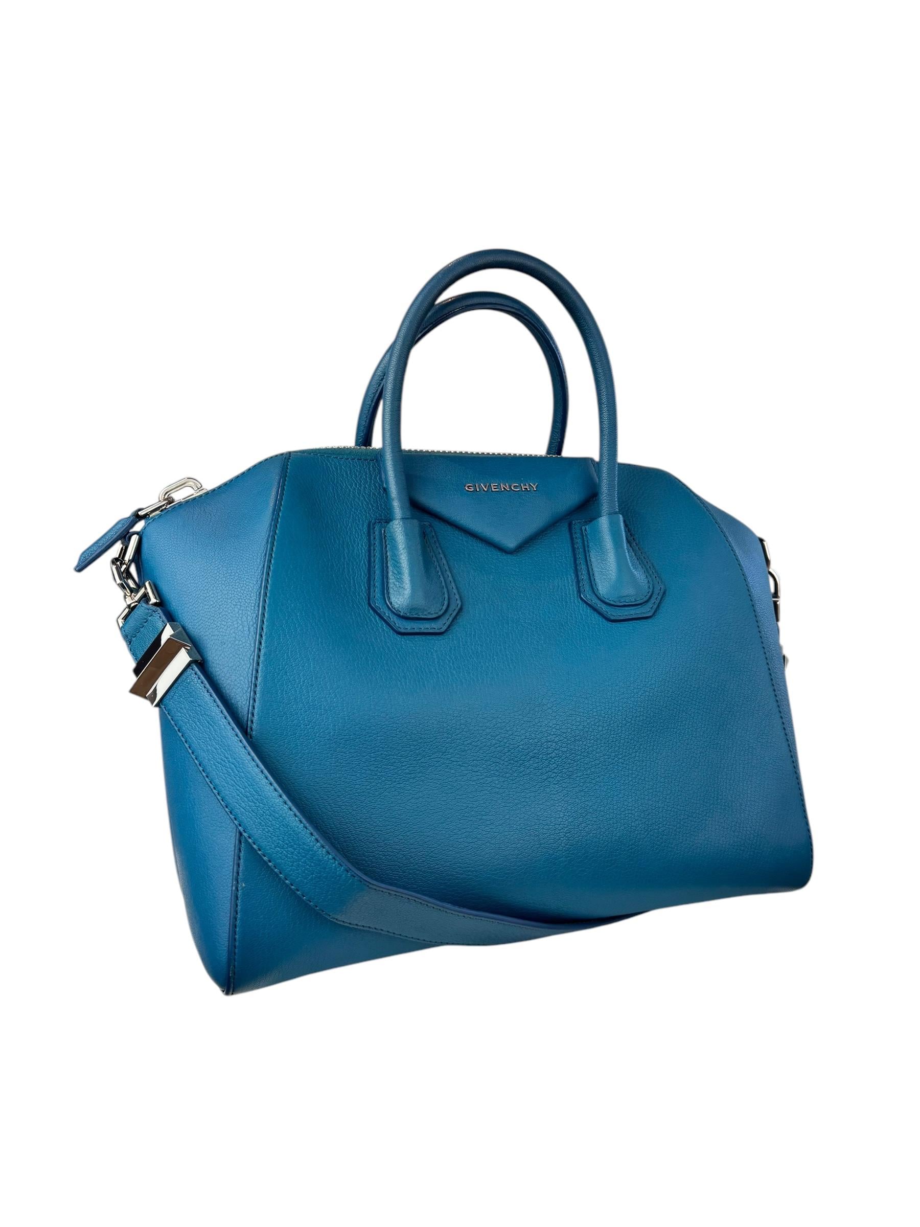 GIVENCHY MEDIUM ANTIGONA BAG