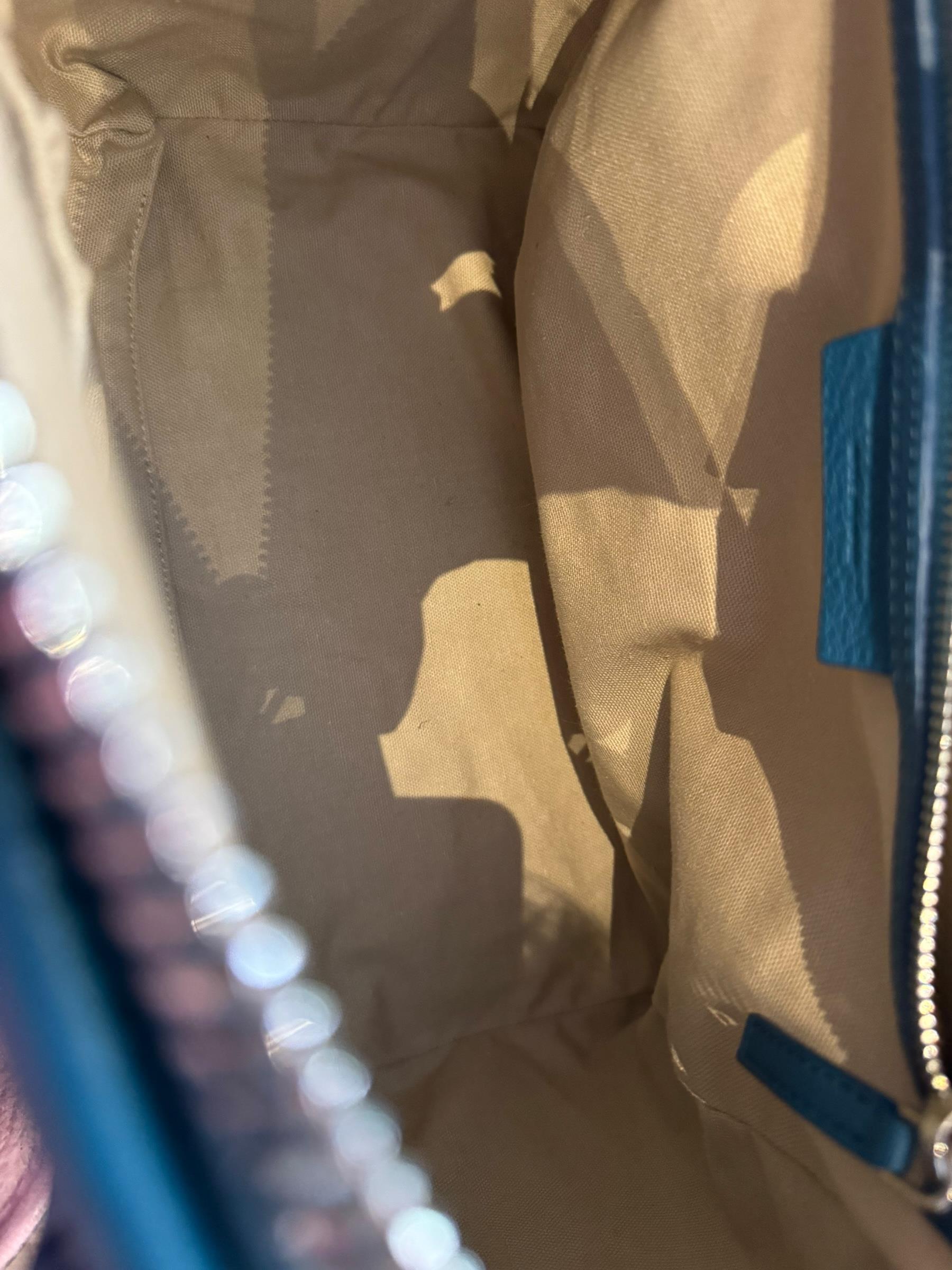 GIVENCHY MEDIUM ANTIGONA BAG