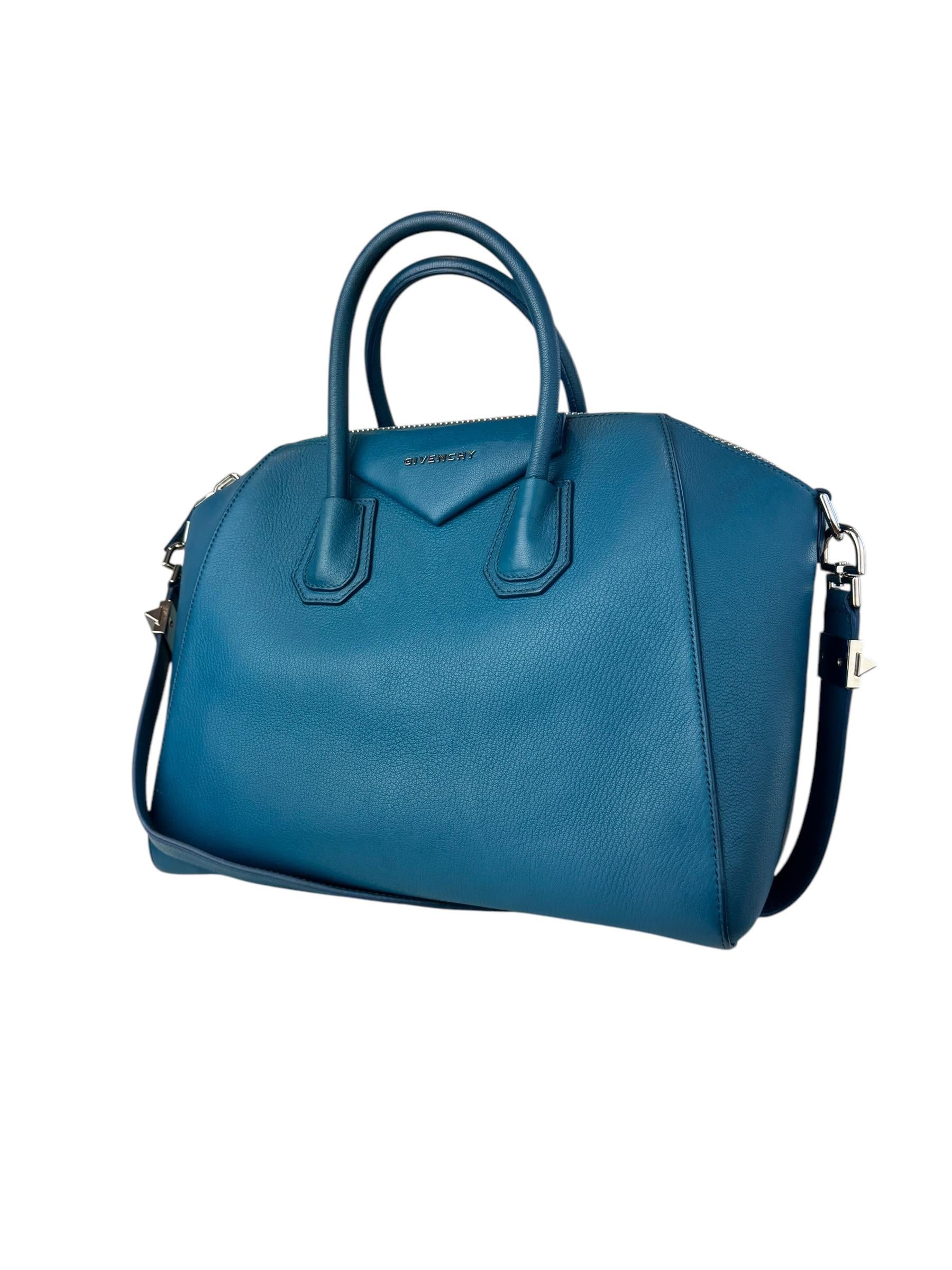 GIVENCHY MEDIUM ANTIGONA BAG