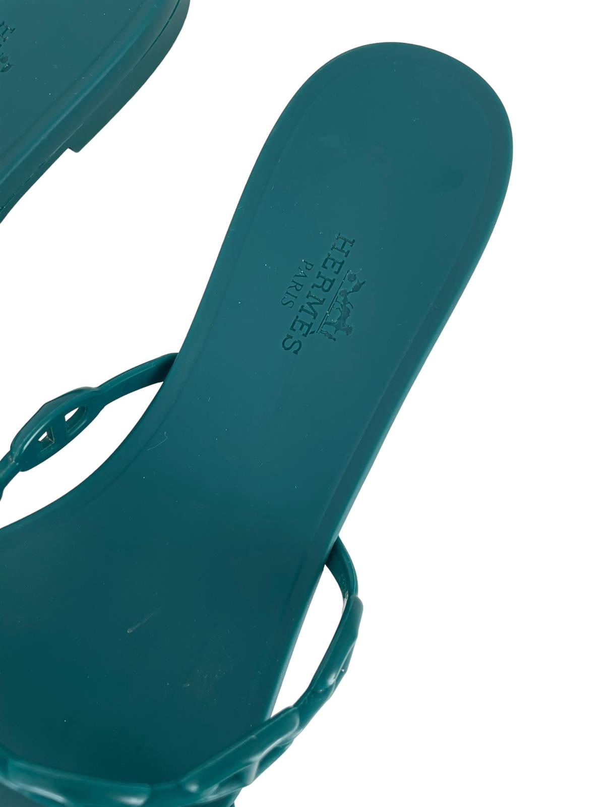 GREEN RUBBER CHAINE SANDALS
