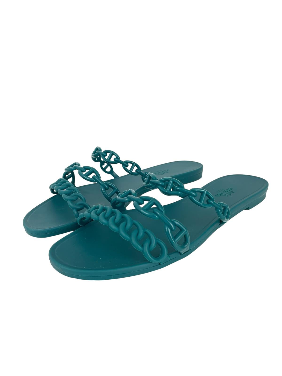 GREEN RUBBER CHAINE SANDALS