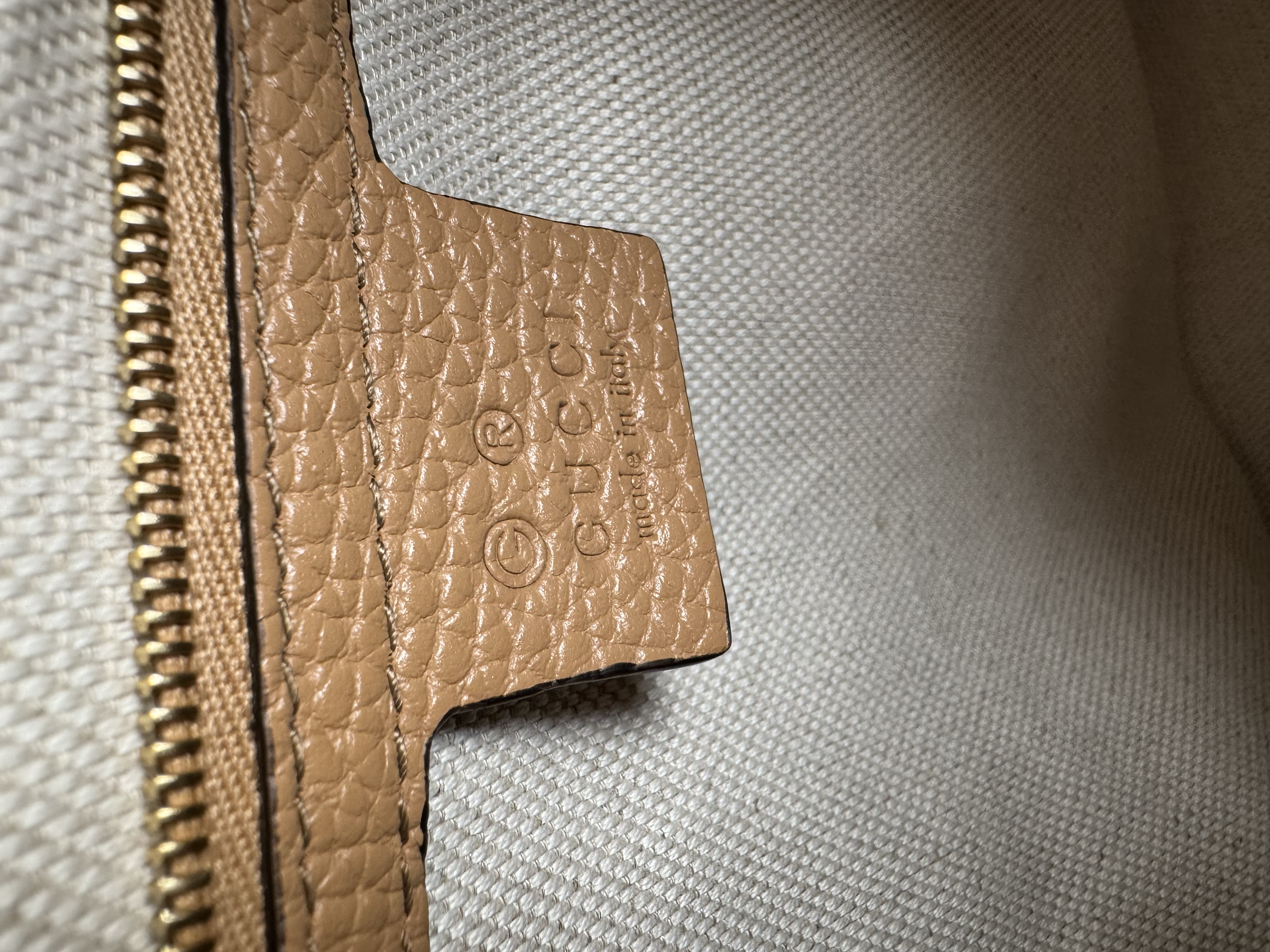 GUCCI BEIGE SOHO BAG