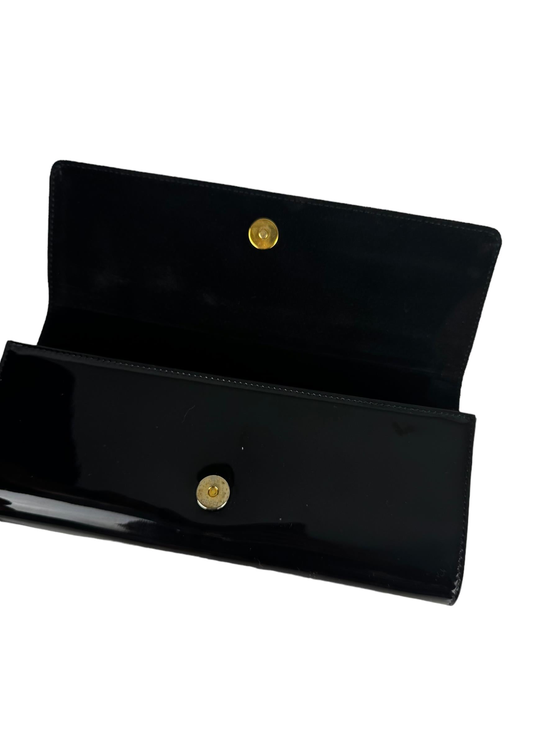 GUCCI BLACK PATENT LEATHER CLUTCH BAG