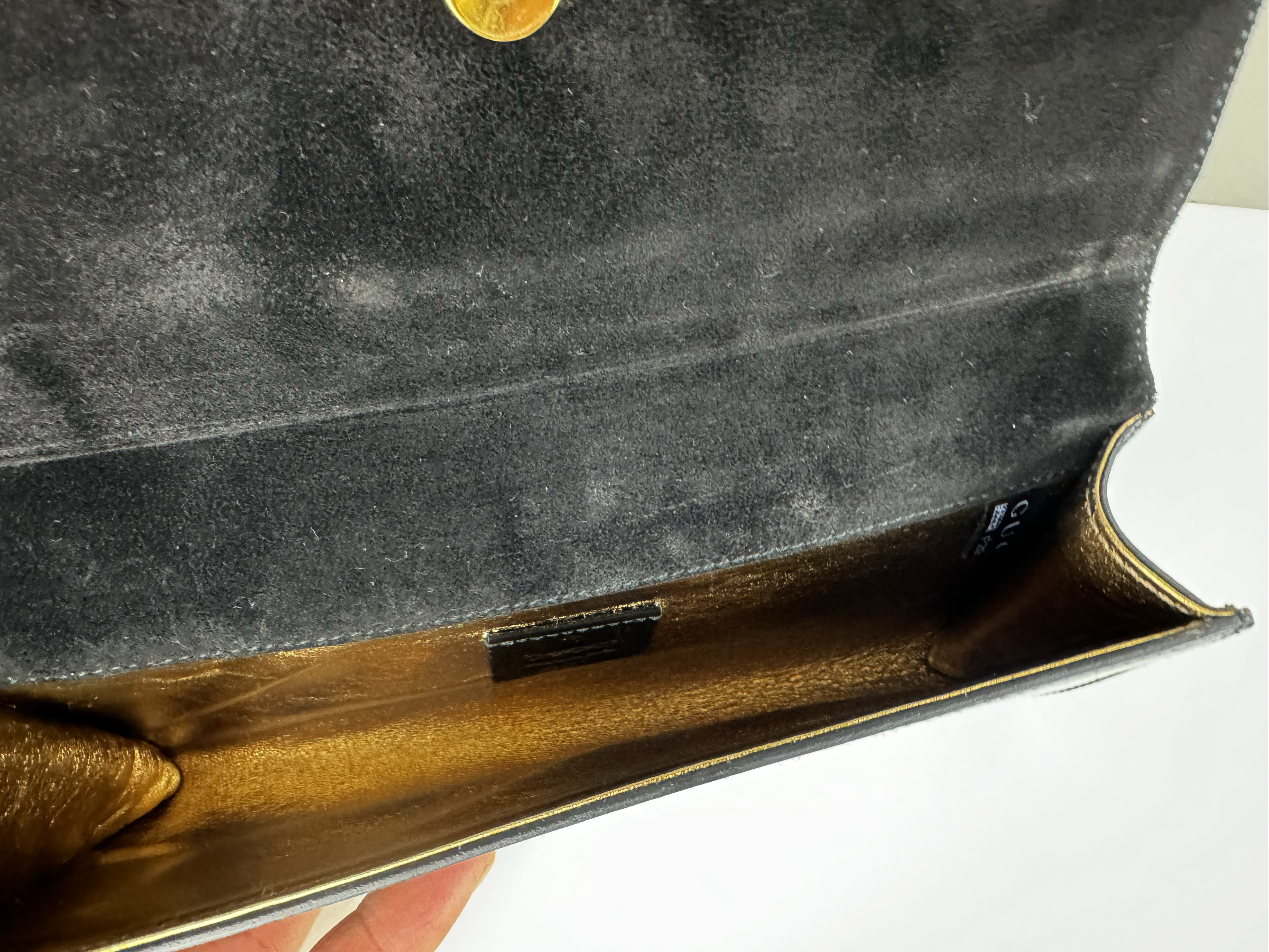 GUCCI BLACK PATENT LEATHER CLUTCH BAG