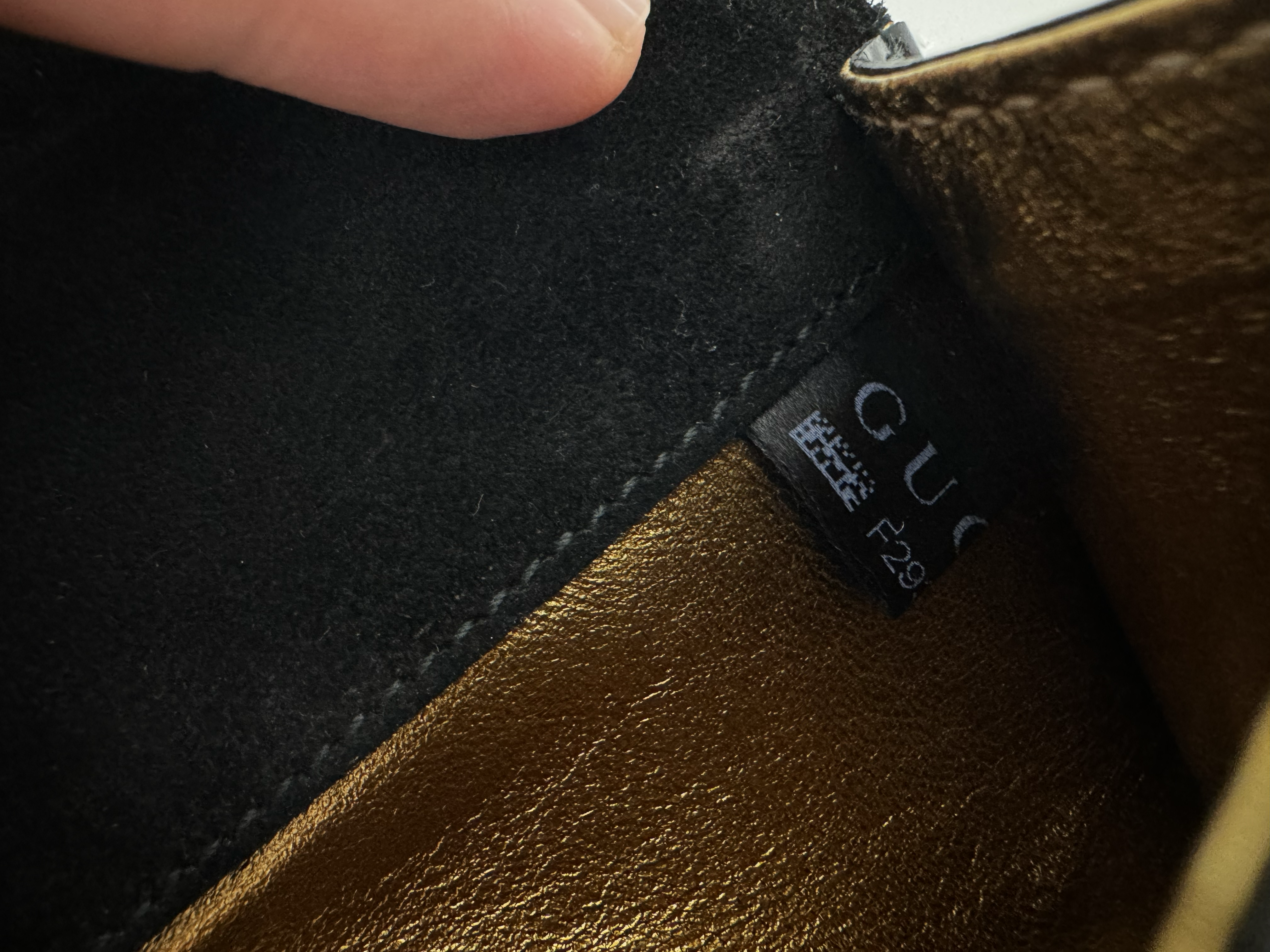 GUCCI BLACK PATENT LEATHER CLUTCH BAG