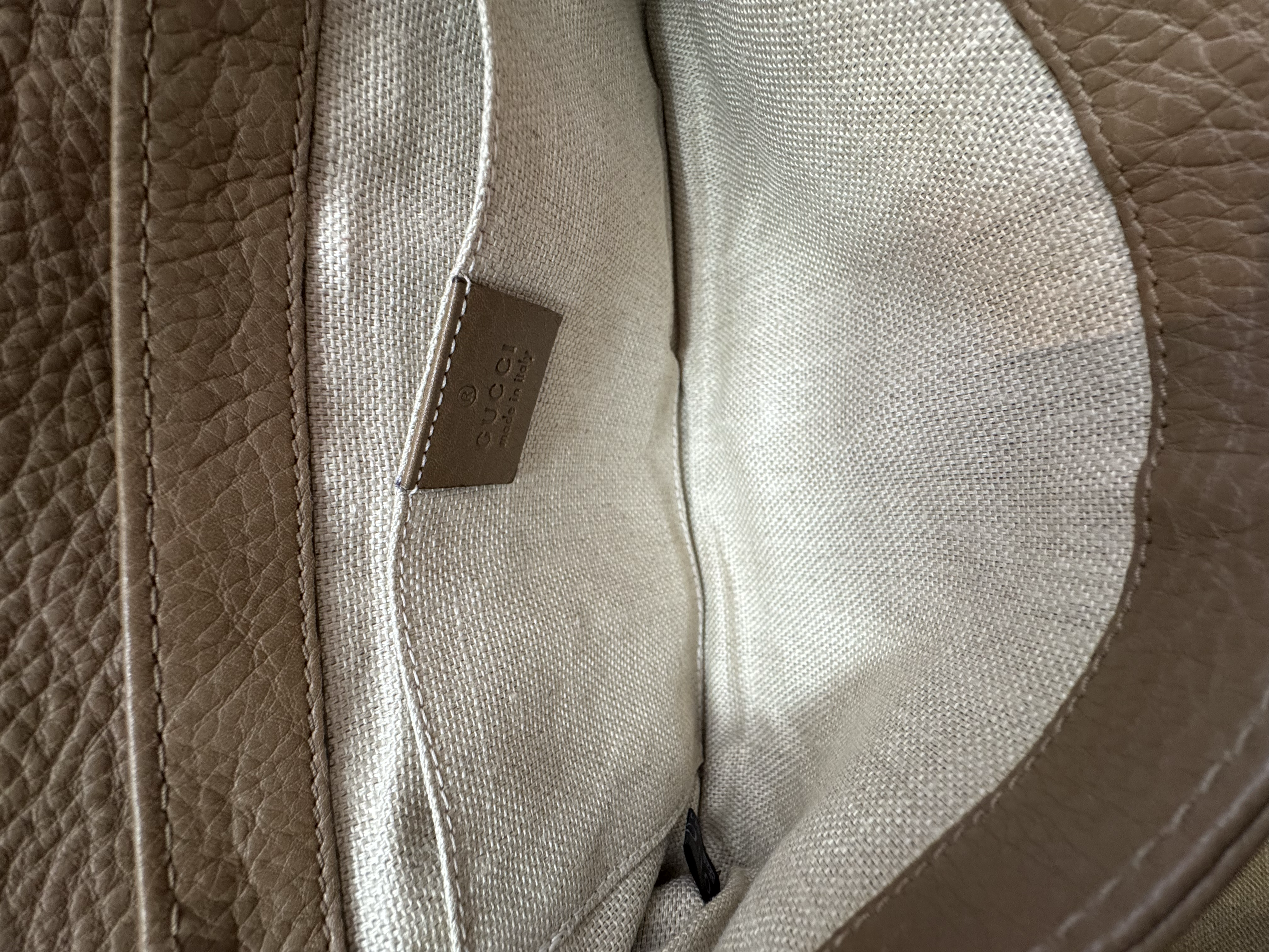 GUCCI CALFSKIN GREENWICH BEIGE CLUTCH 