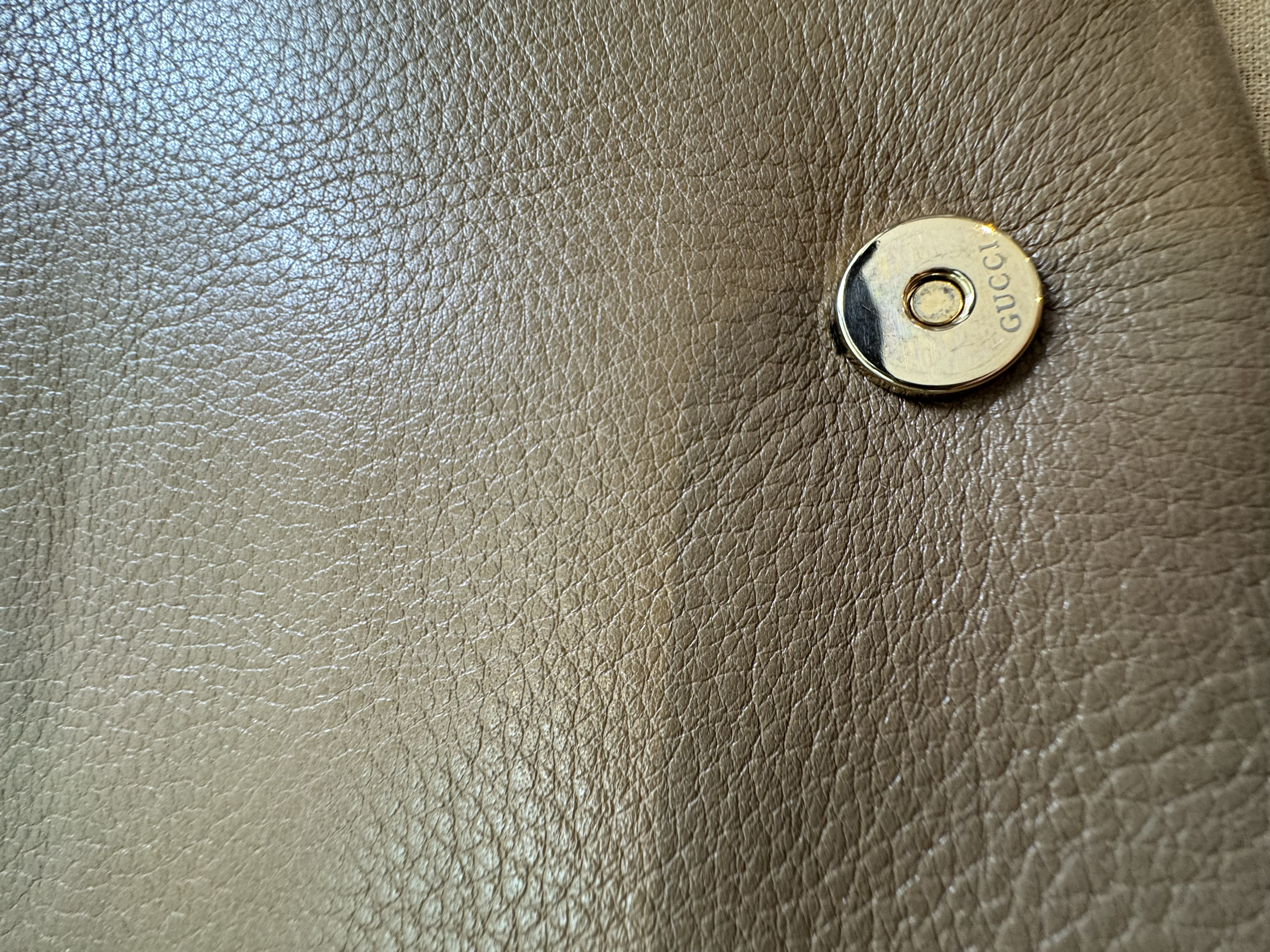 GUCCI CALFSKIN GREENWICH BEIGE CLUTCH 