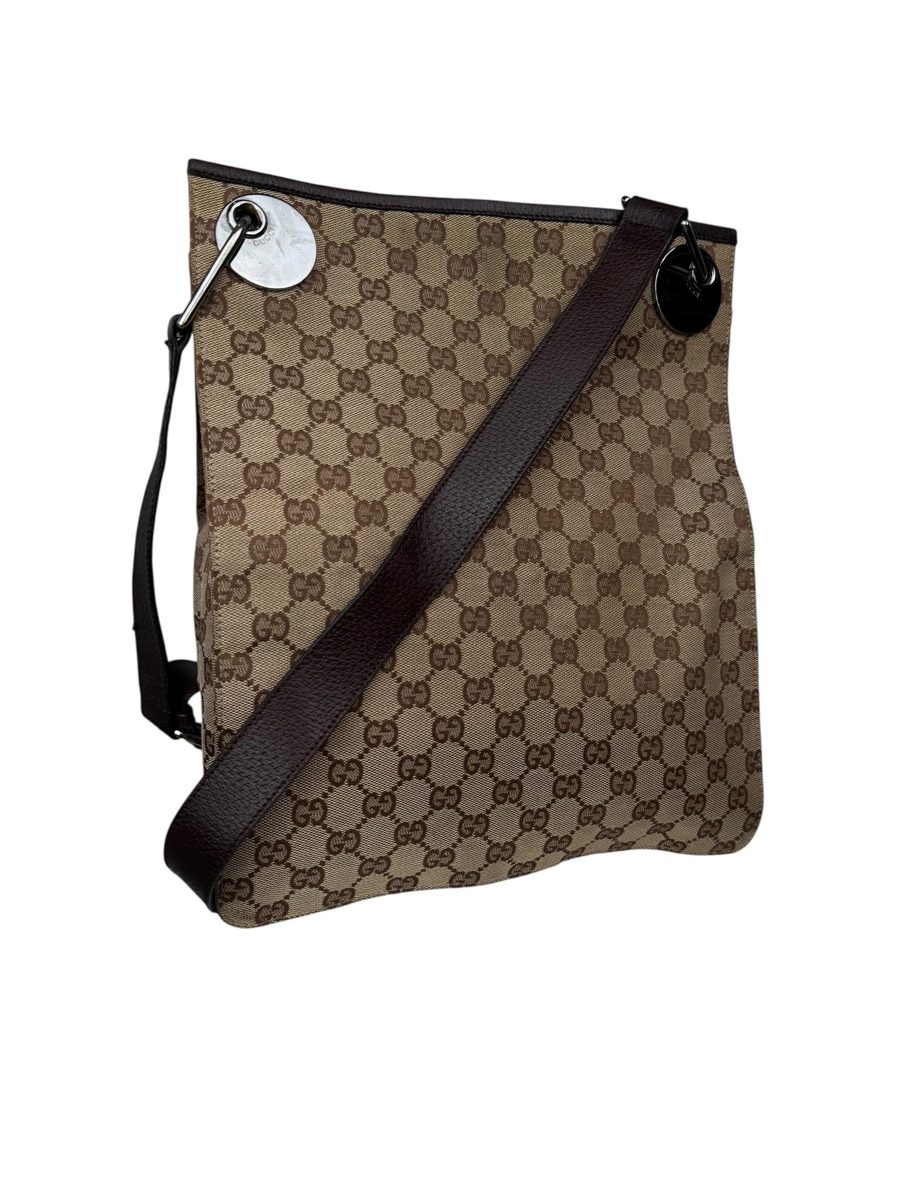 GUCCI GG CANVAS MESSENGER BAG