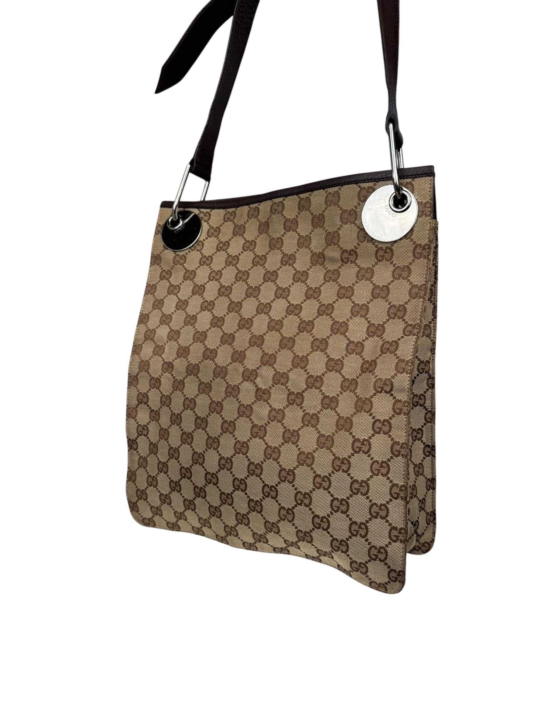 GUCCI GG CANVAS MESSENGER BAG