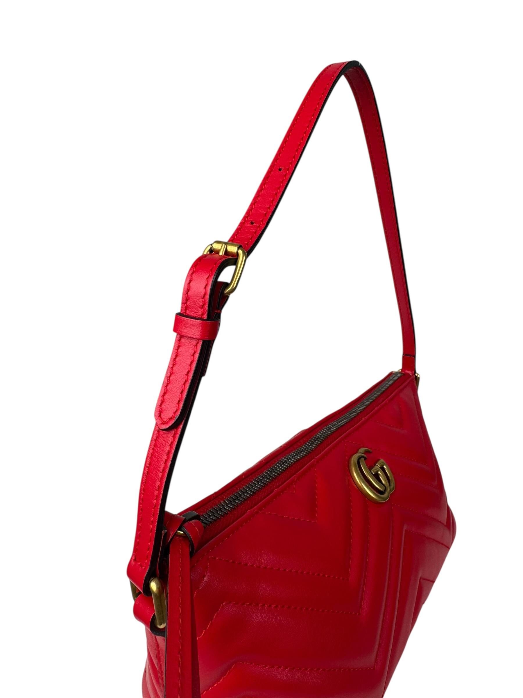 GUCCI GG MARMONT SHOULDER BAG