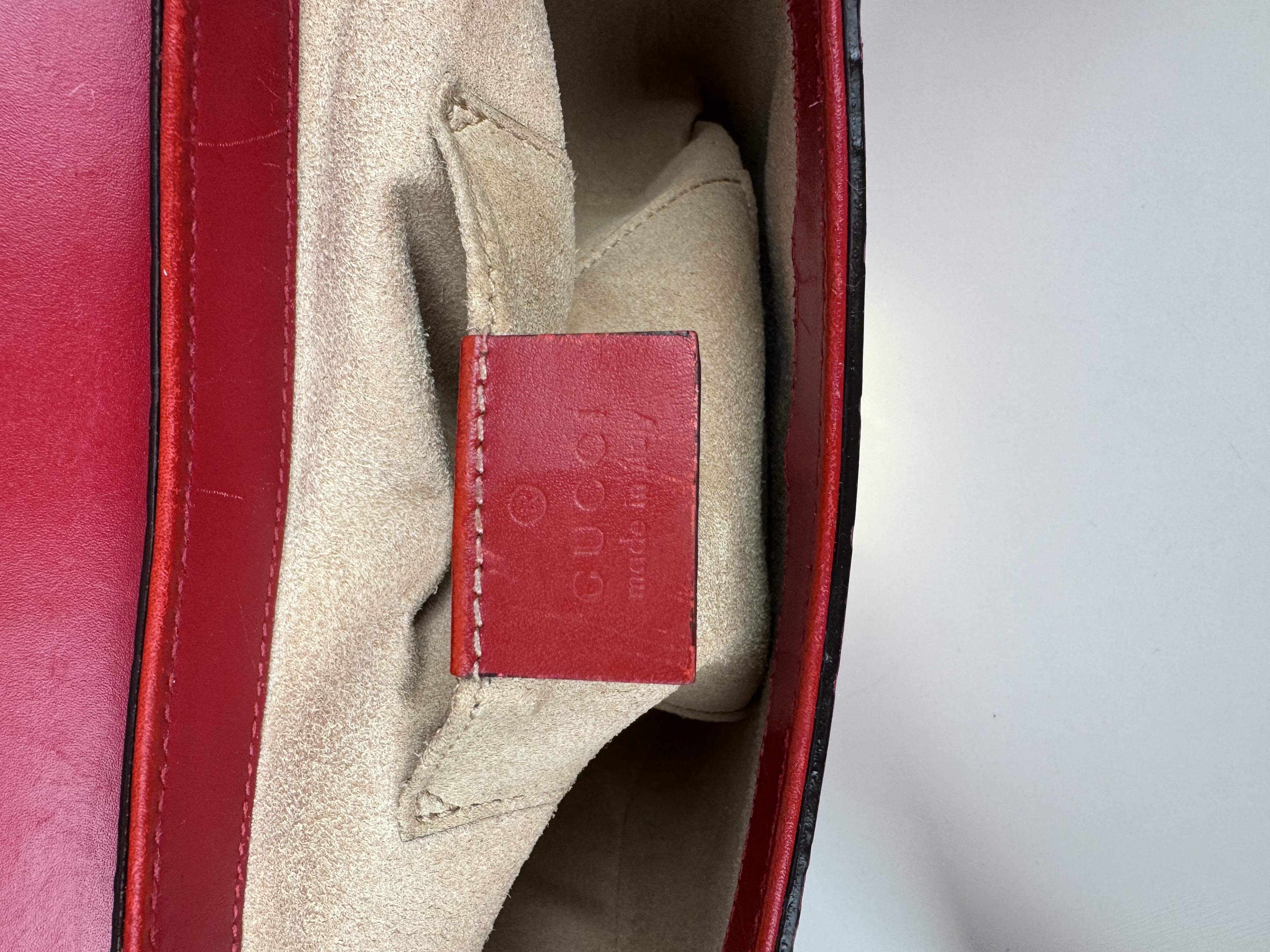 GUCCI RED PADLOCK GUCCISIMA MESSENGER BAG