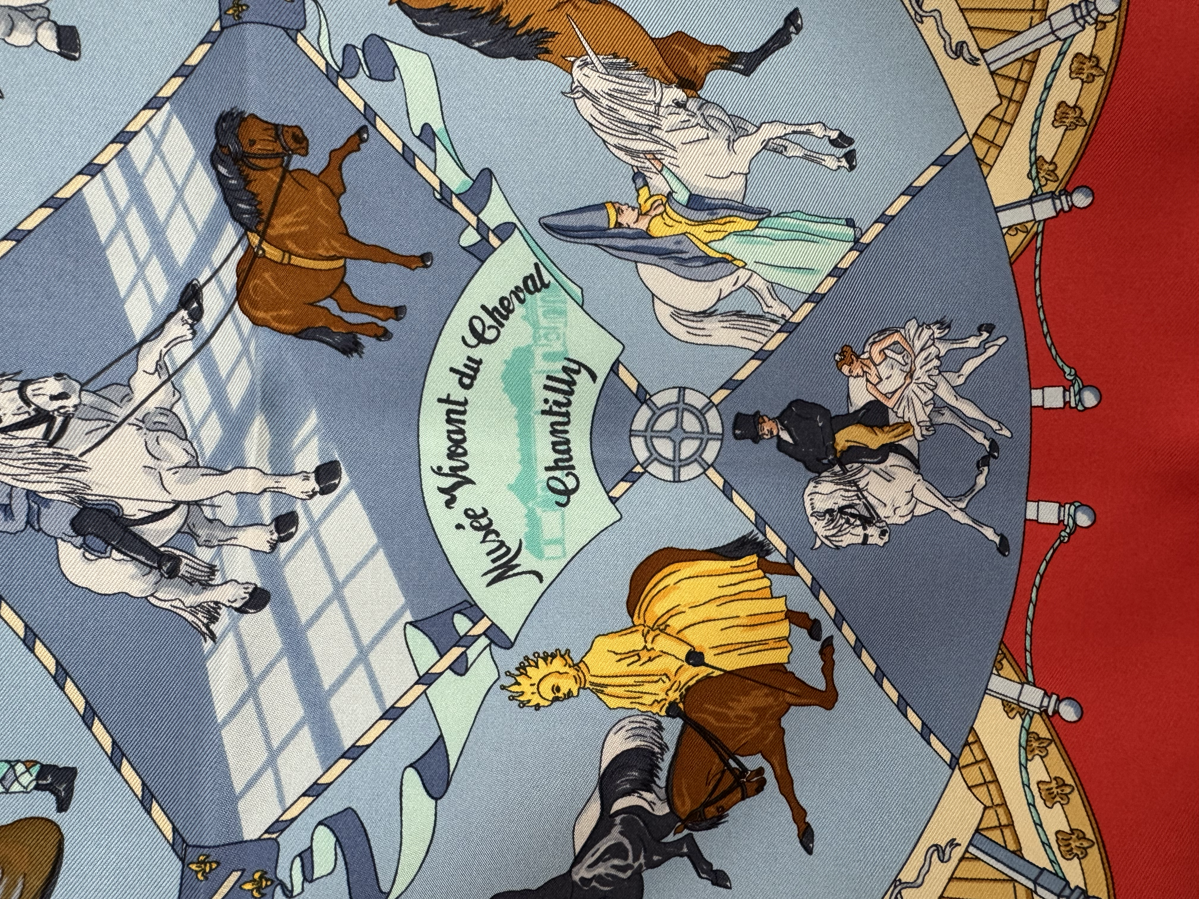 HERMES MUSE VIVANT DU CHEVAL SILK SCARF