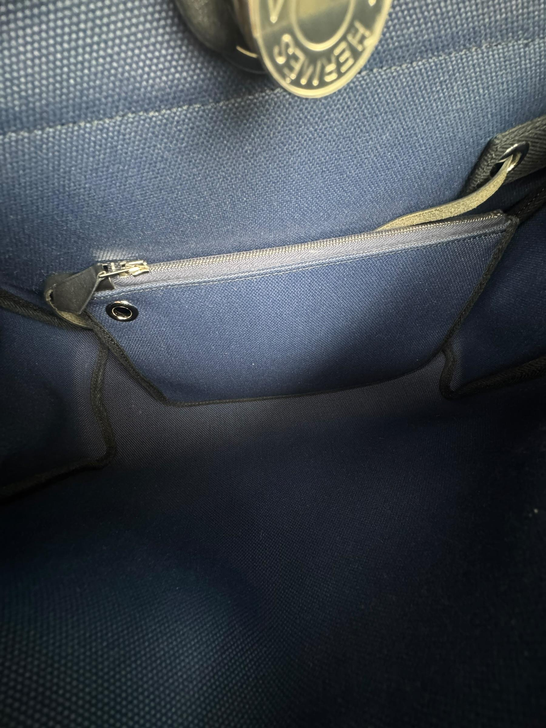 HERMES NAVY HERBAG 31
