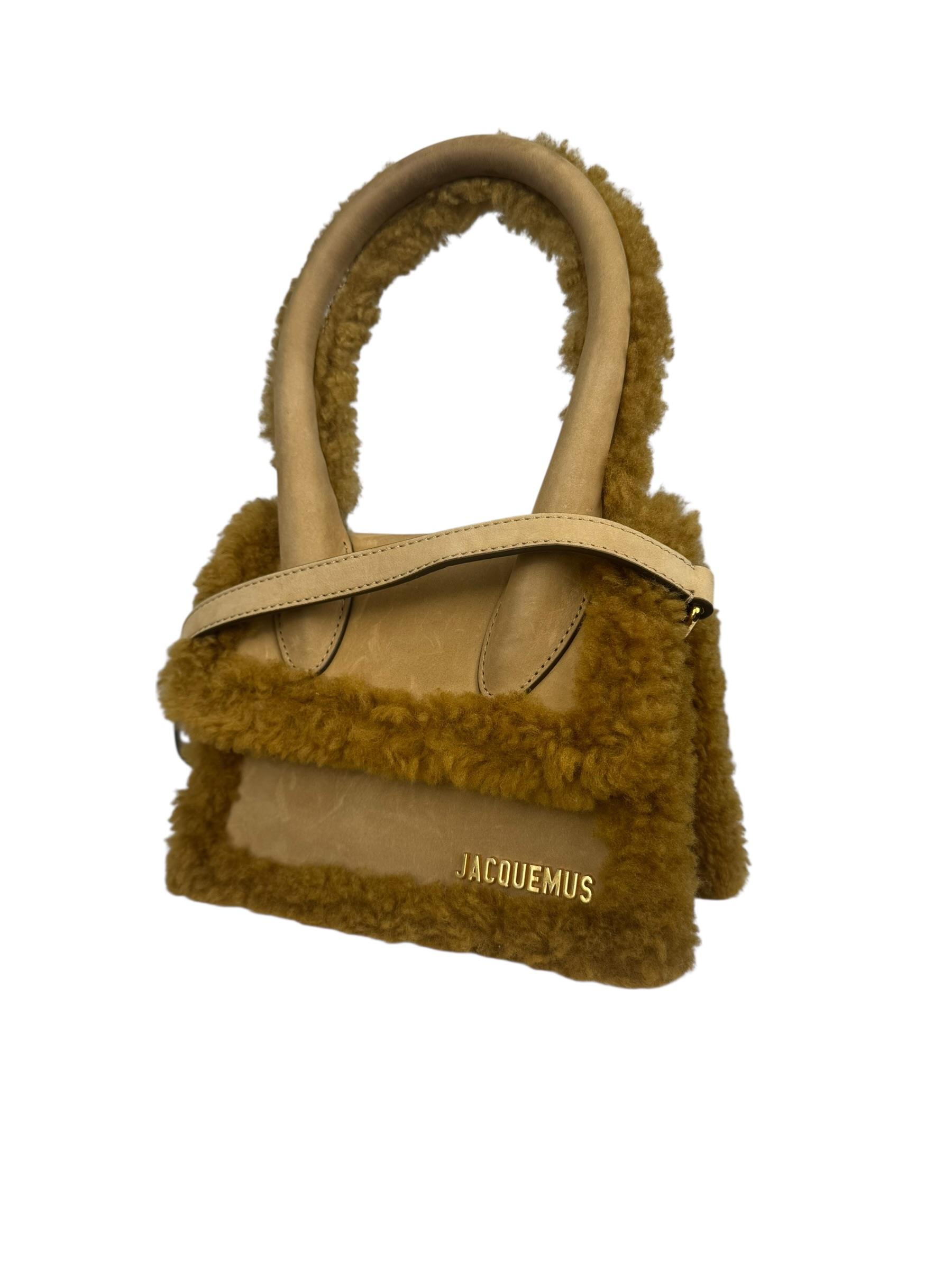 JACQUEMUS LE CHIQUITO SHEARLING MOYEN BAG