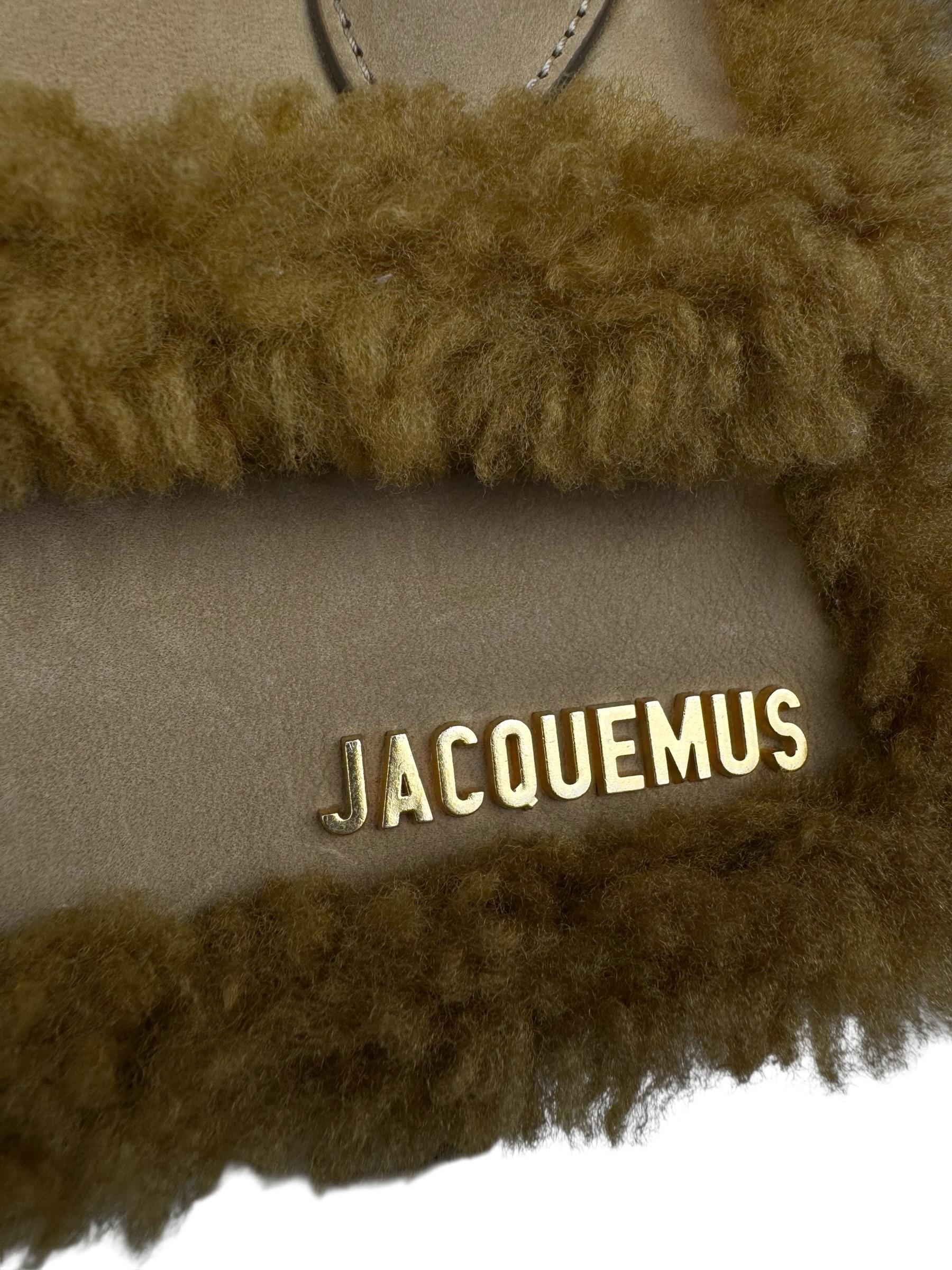 JACQUEMUS LE CHIQUITO SHEARLING MOYEN BAG