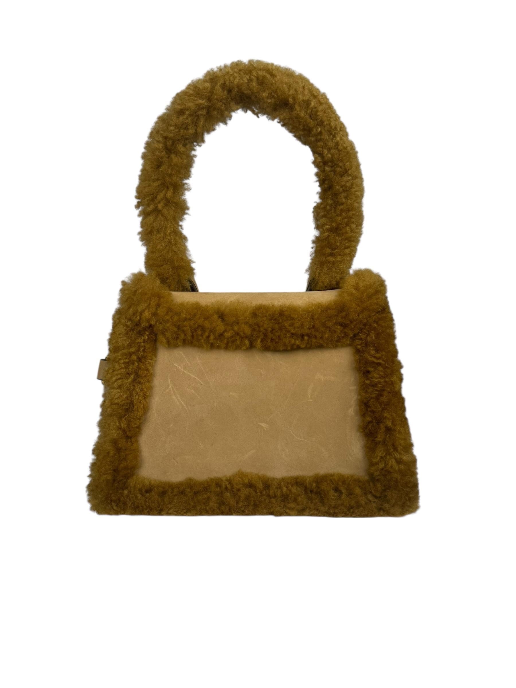 JACQUEMUS LE CHIQUITO SHEARLING MOYEN BAG