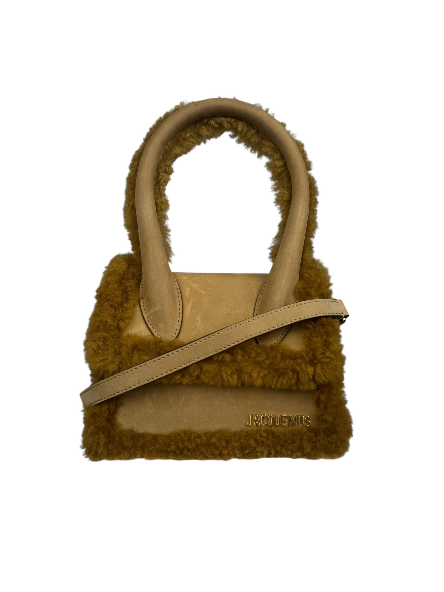 JACQUEMUS LE CHIQUITO SHEARLING MOYEN BAG