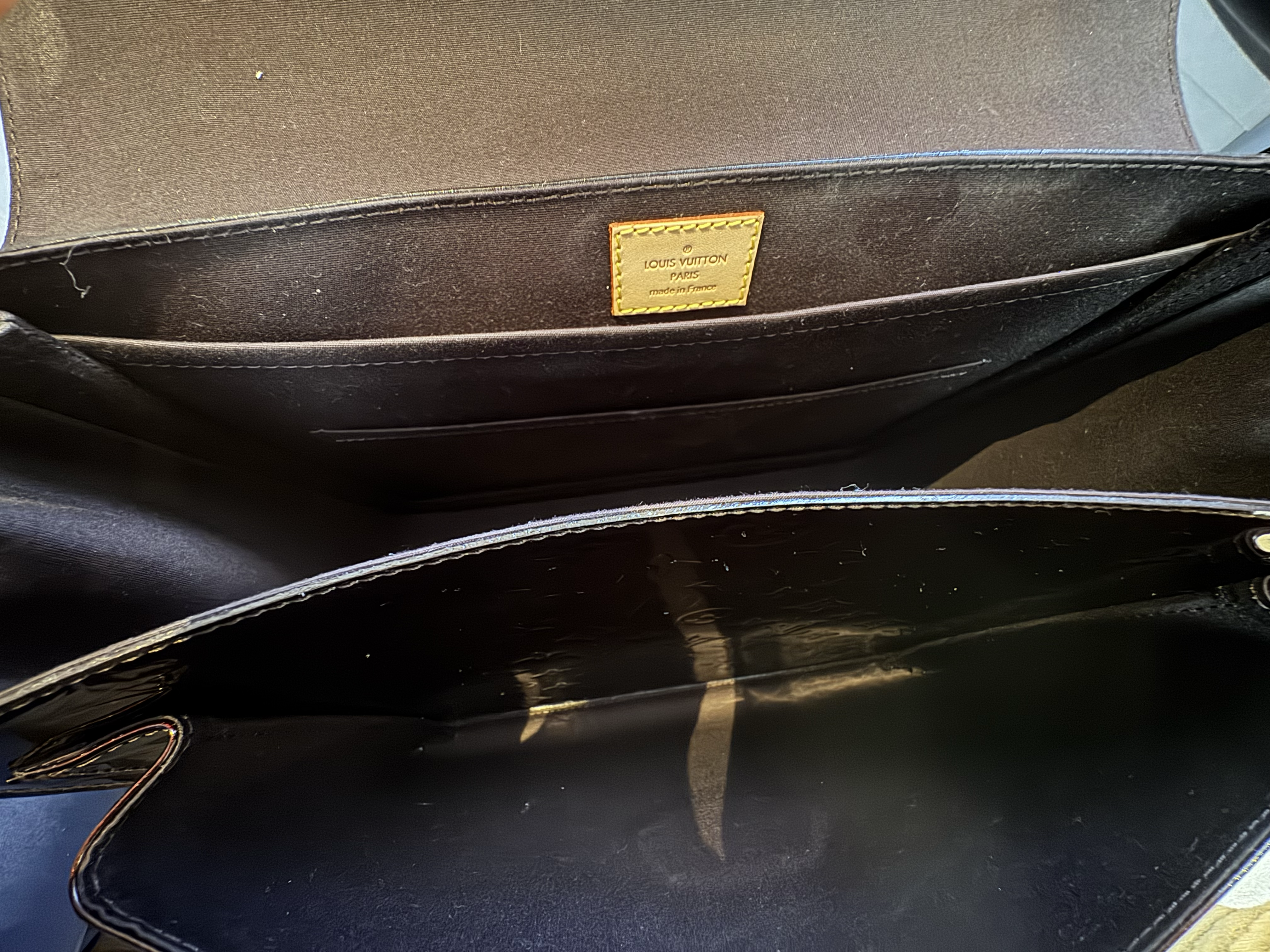 LOUIS VUITTIN BURGUNDY VERNIS HANDBAG