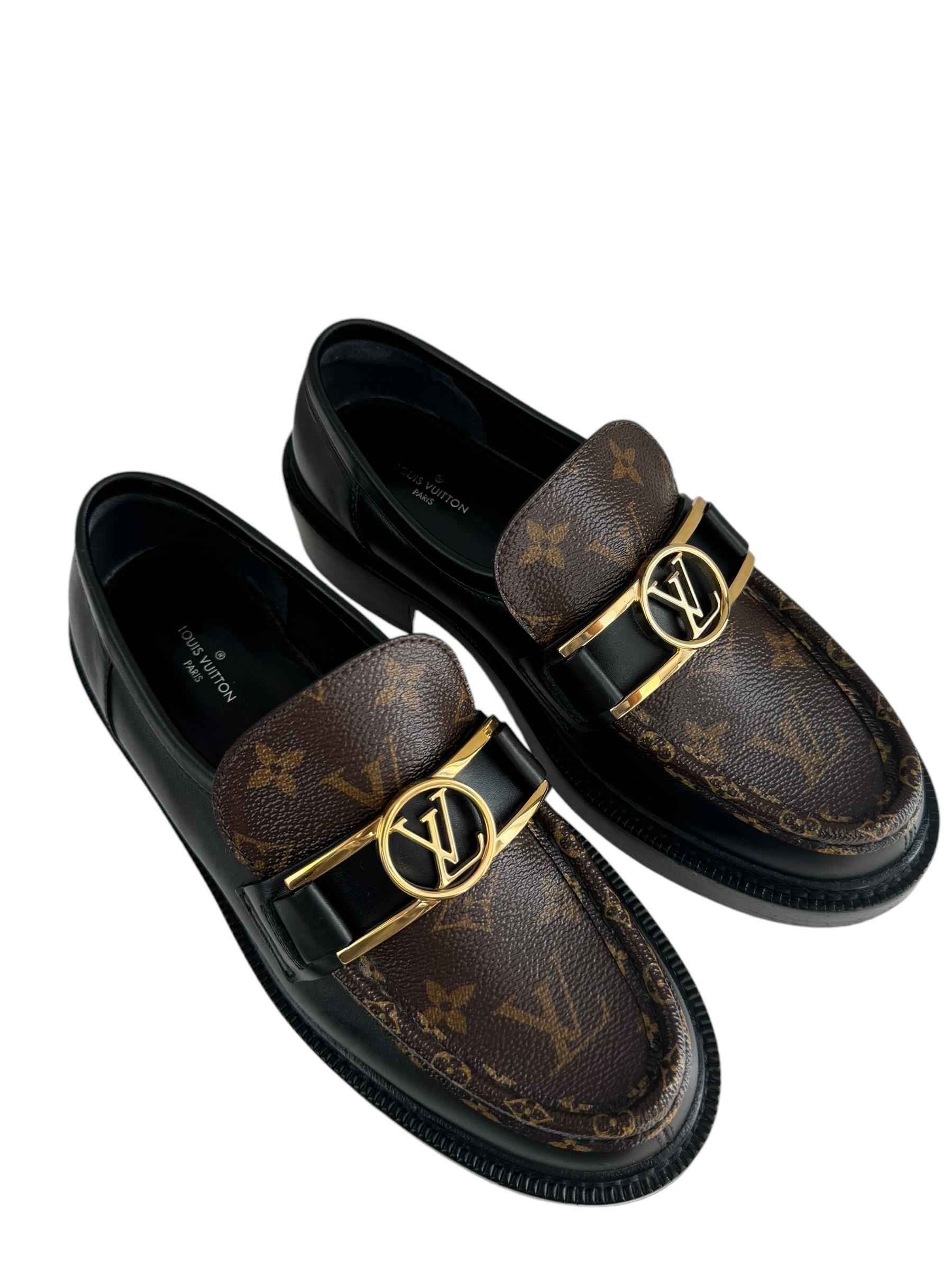 LOUIS VUITTON ACADEMY LOAFER
