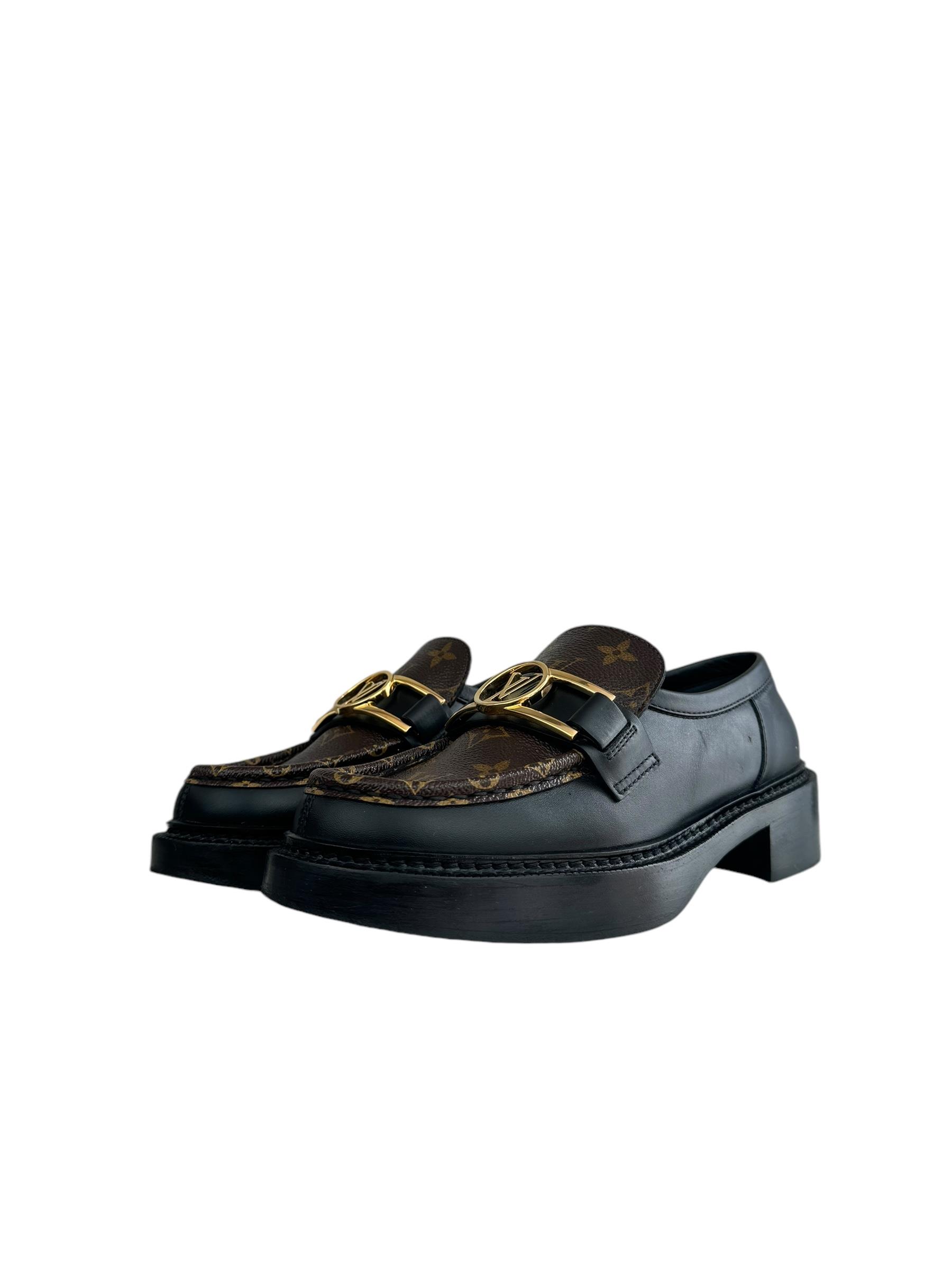 LOUIS VUITTON ACADEMY LOAFER