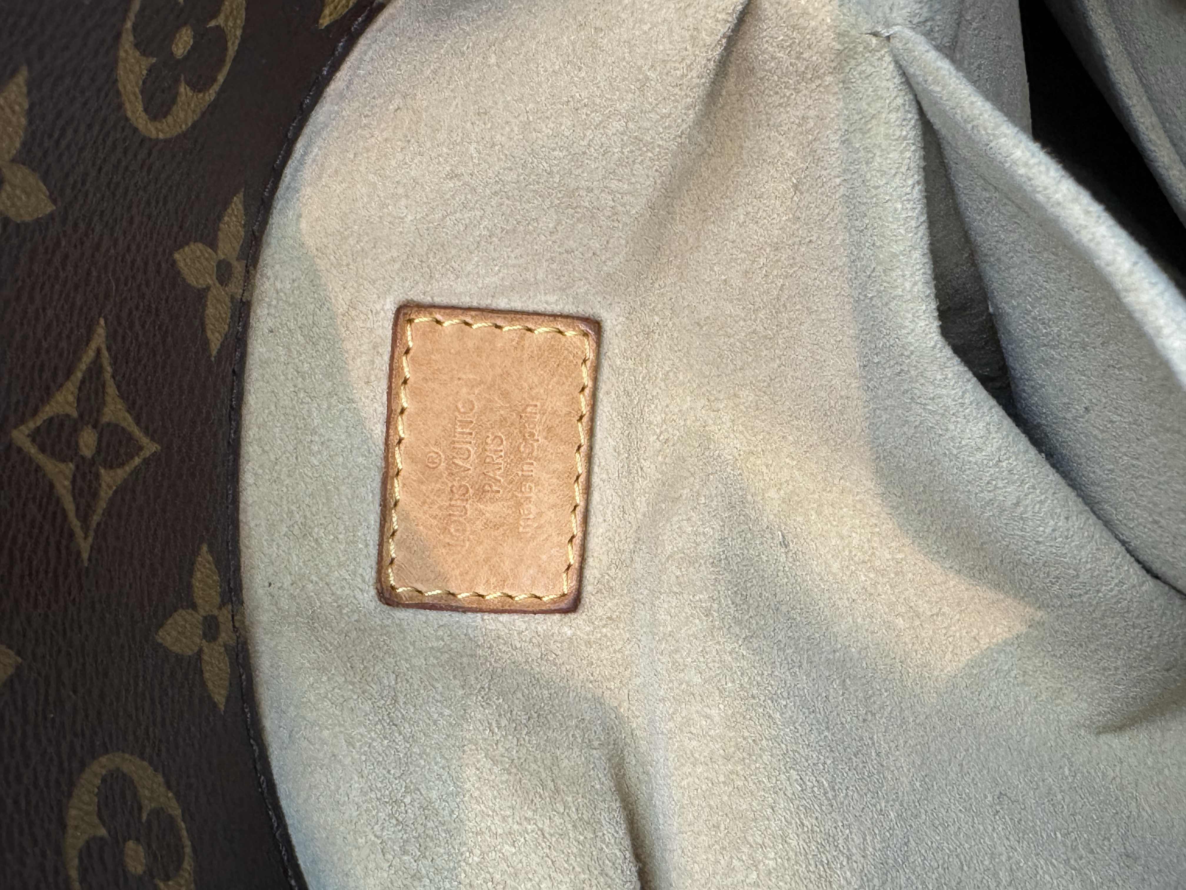 LOUIS VUITTON ARTSY MONOGRAM BAG