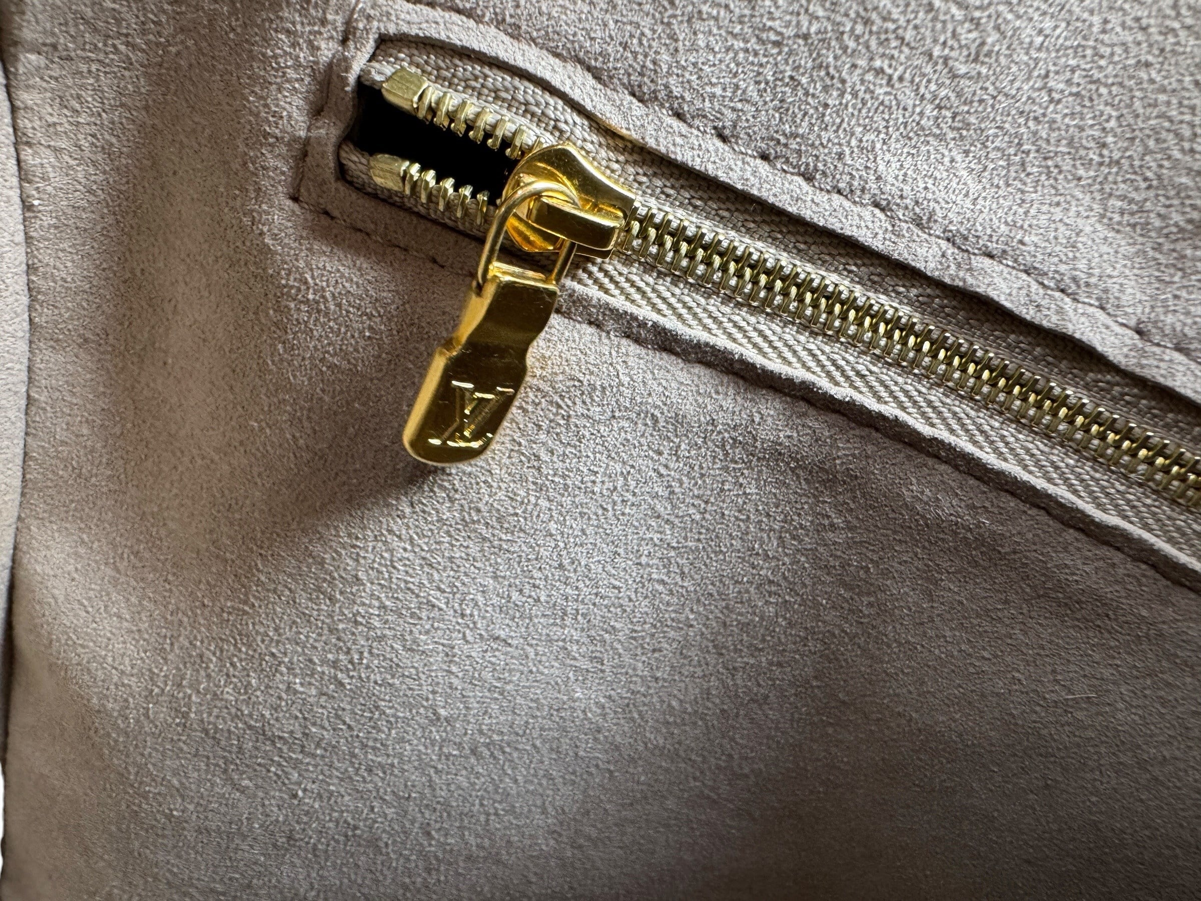 LOUIS VUITTON BANDOULIERE SPEEDY 25