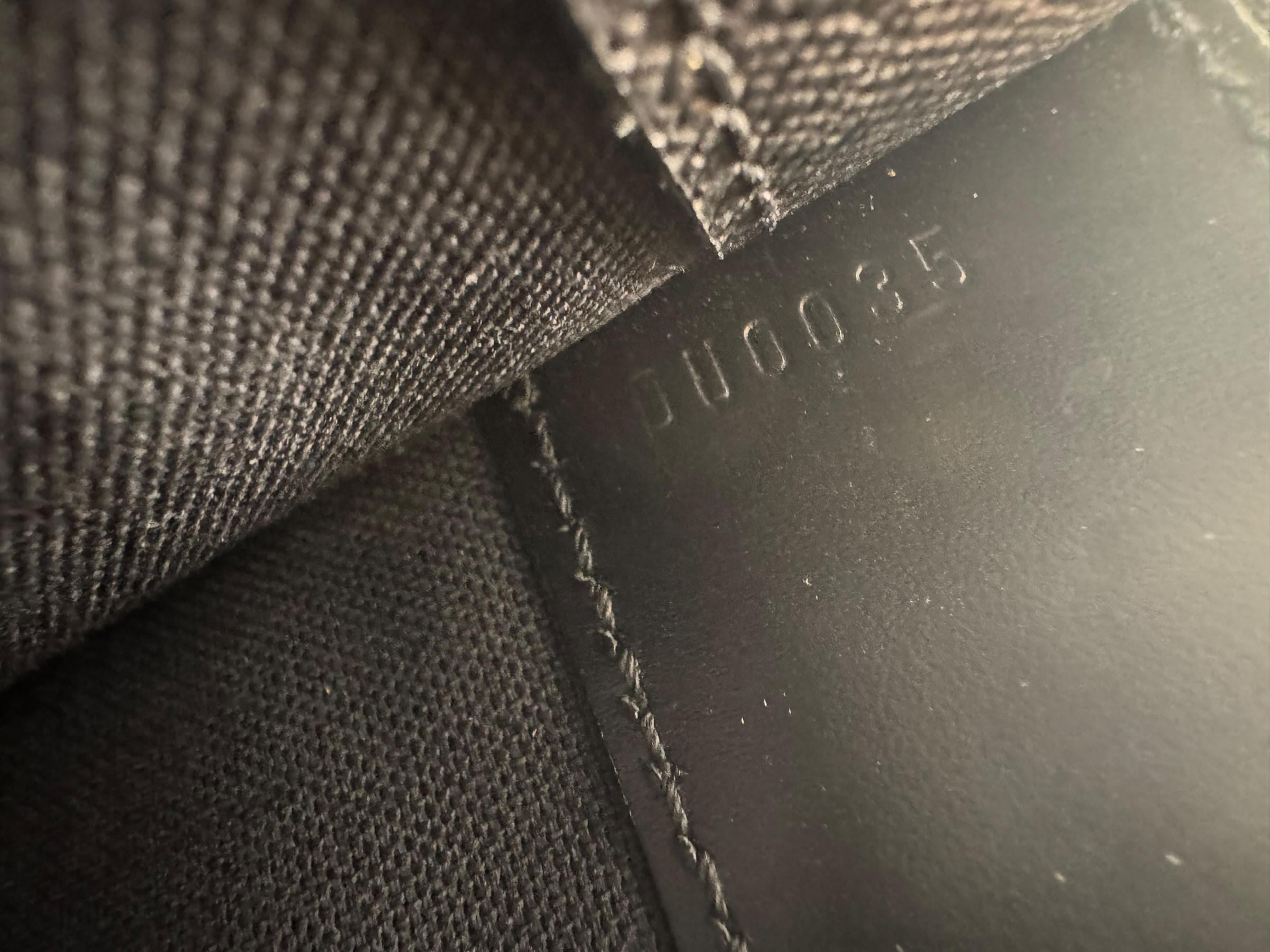 LOUIS VUITTON BLACK TAIGA POUCH