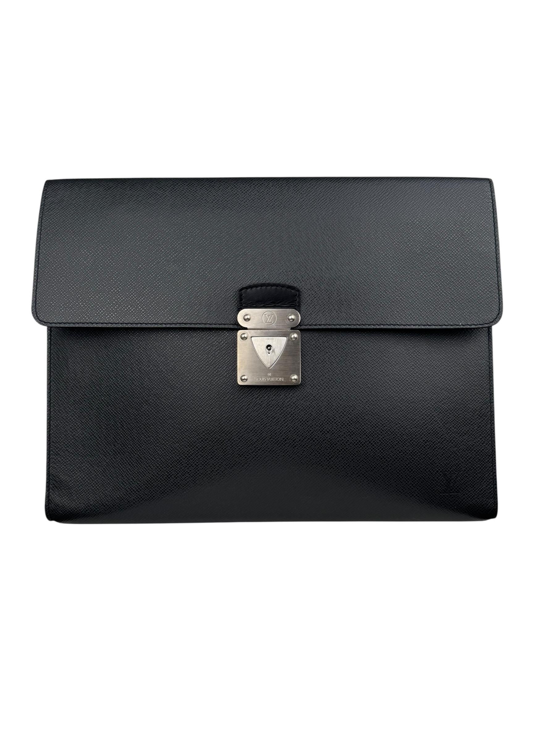 LOUIS VUITTON BLACK TAIGA POUCH