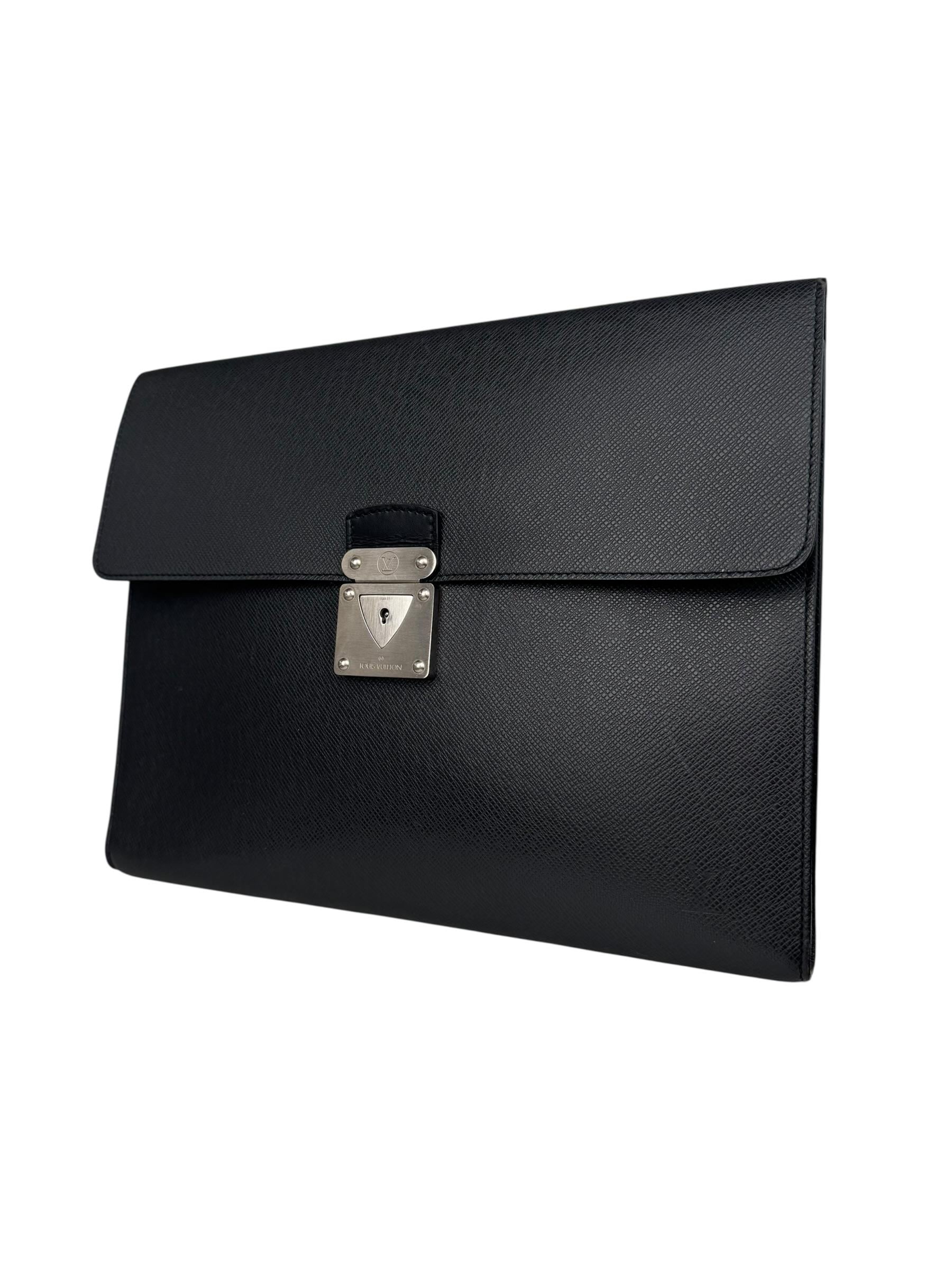 LOUIS VUITTON BLACK TAIGA POUCH