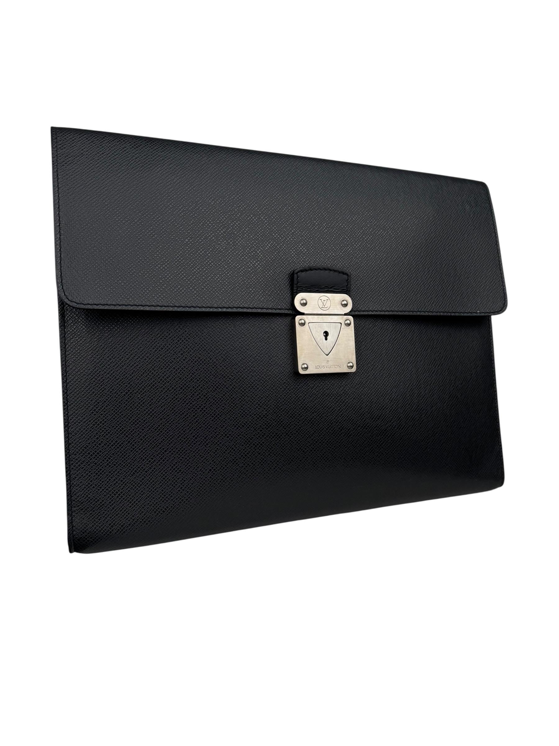 LOUIS VUITTON BLACK TAIGA POUCH