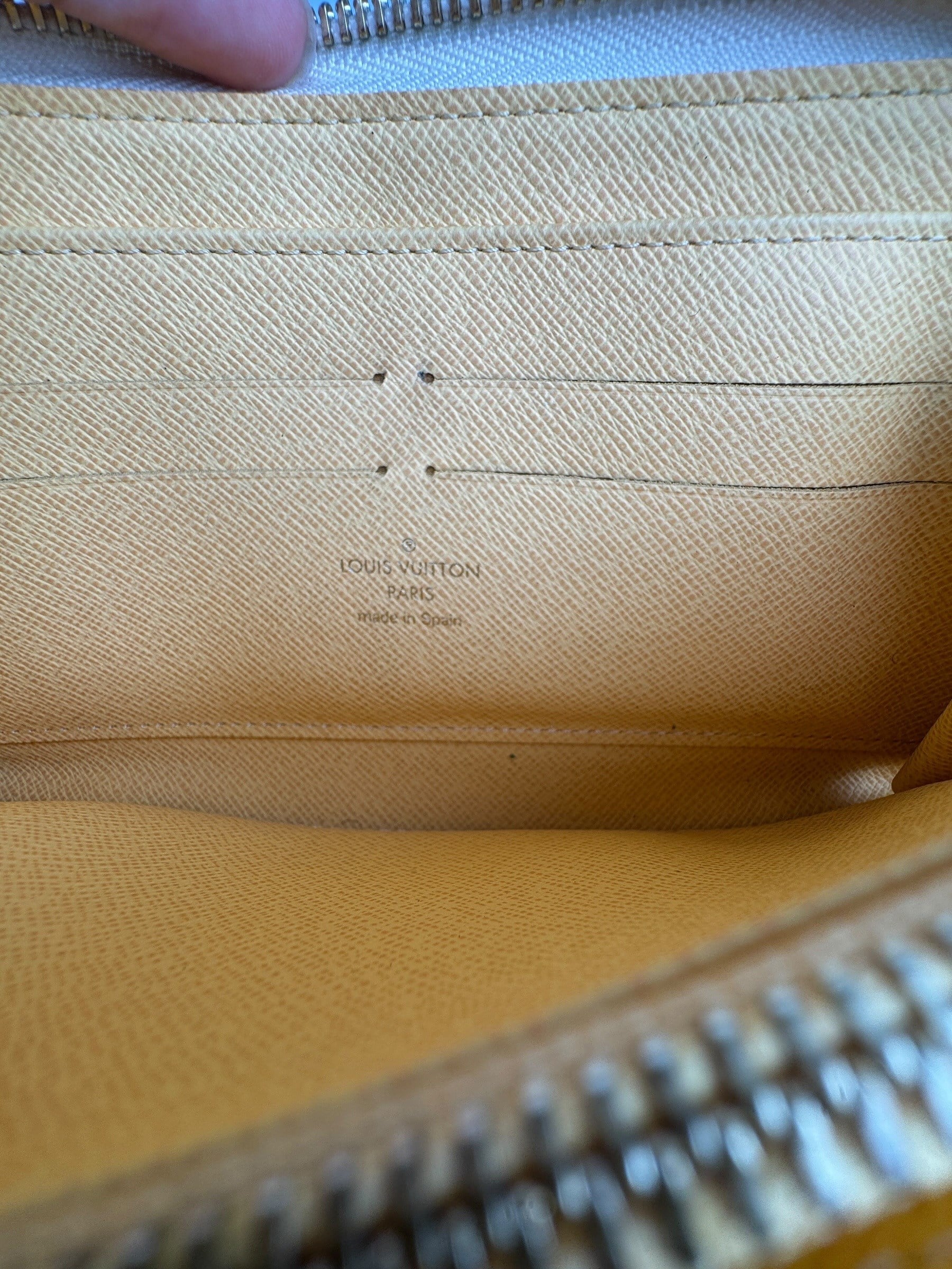 LOUIS VUITTON DAMIER AZUR ZIPPY WALLET