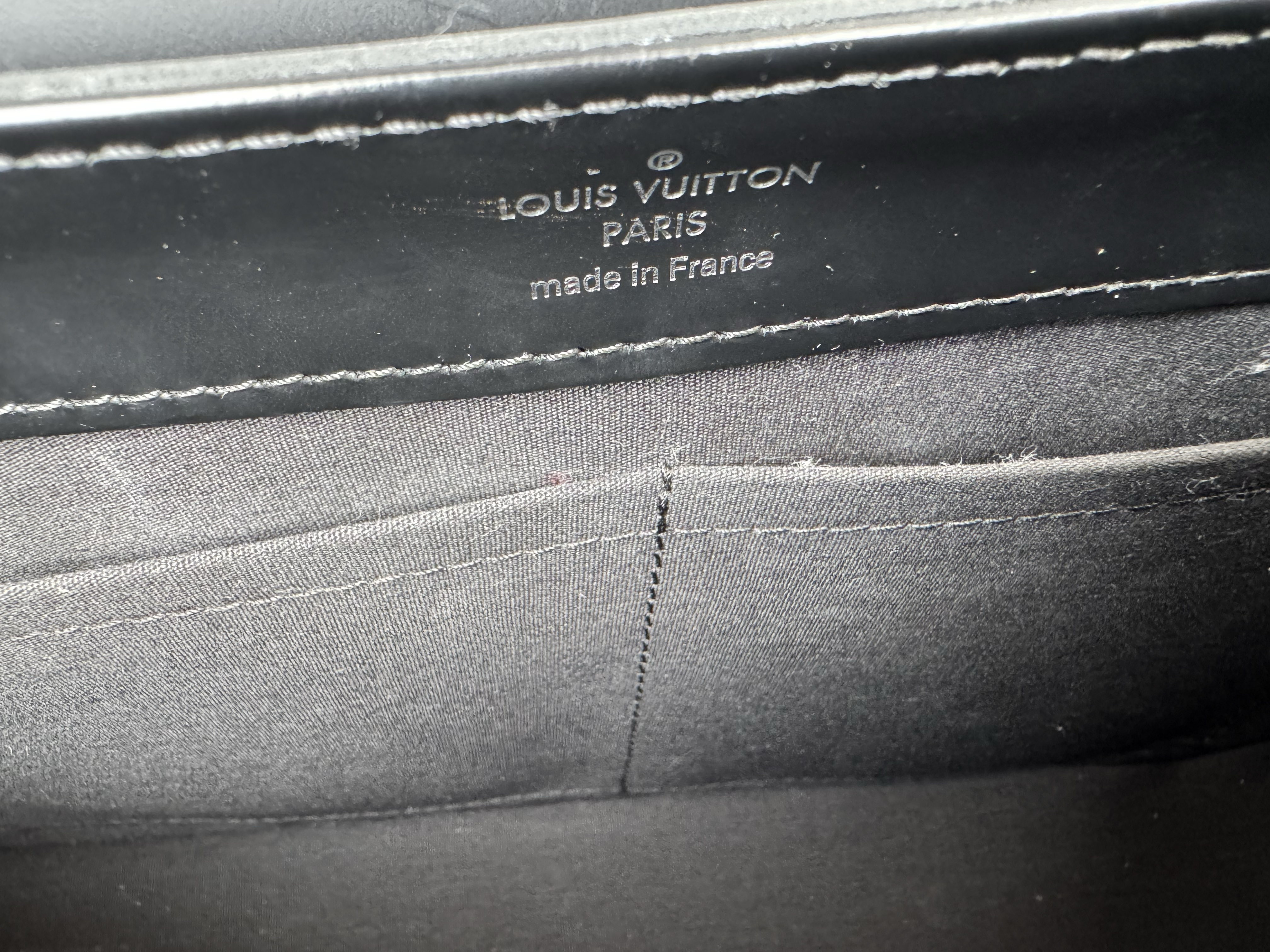 LOUIS VUITTON EPI BAGATELLA BAG