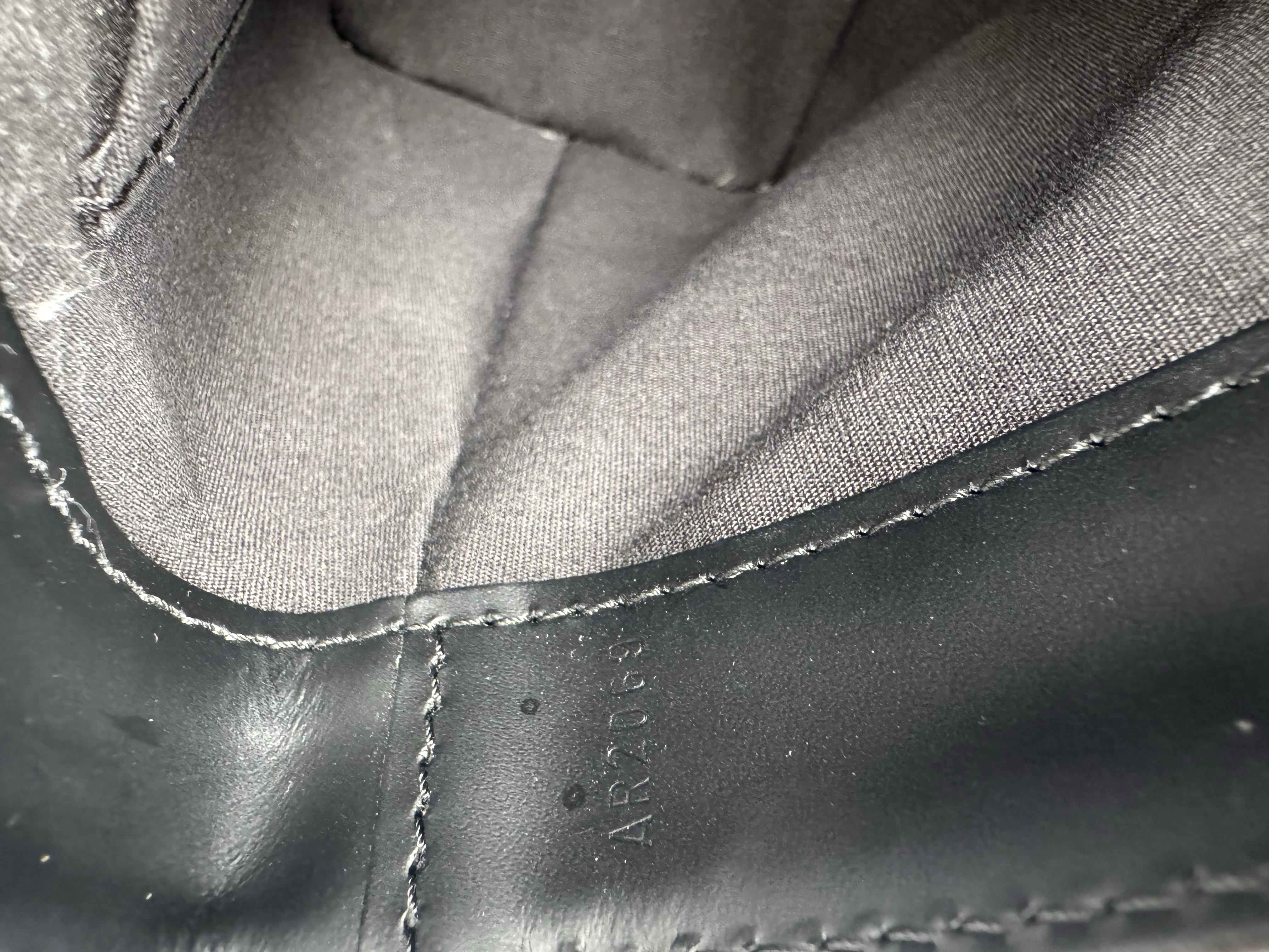 LOUIS VUITTON EPI BAGATELLA BAG