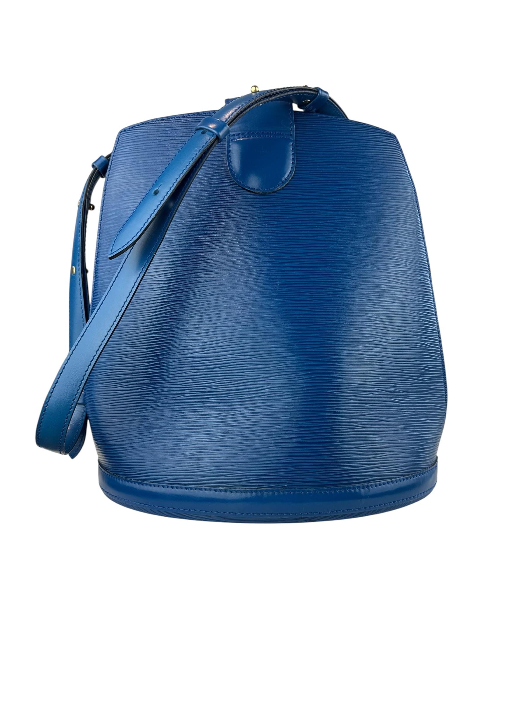 LOUIS VUITTON EPI BLUE CLUNY BAG 