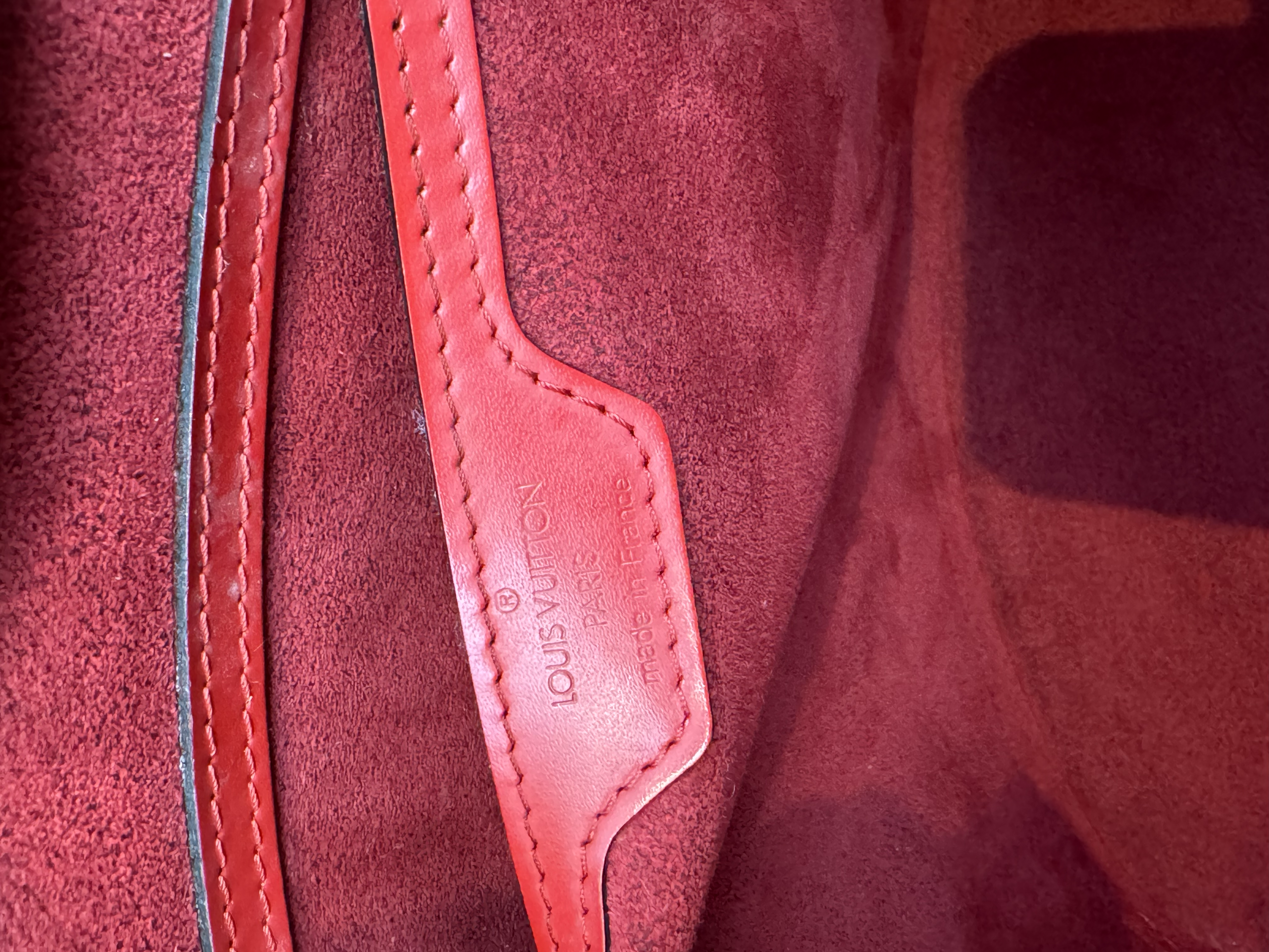 LOUIS VUITTON EPI JACQUARD KOL ÇANTASI