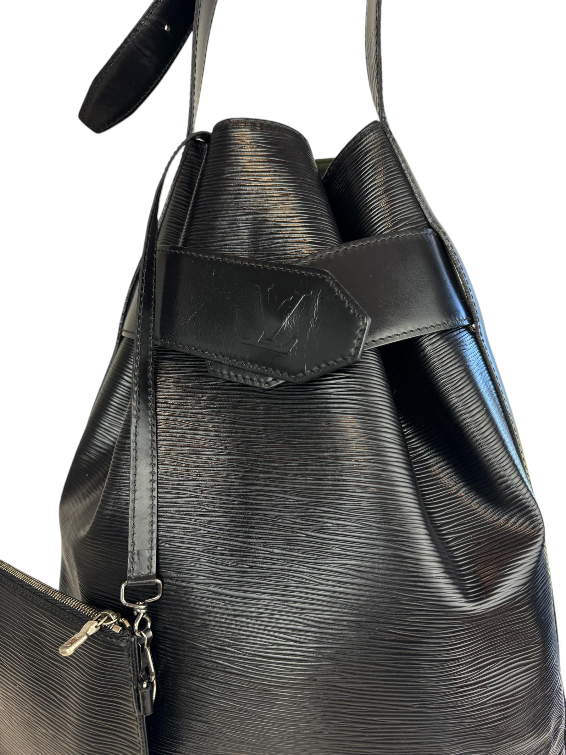 LOUIS VUITTON EPI LEATHER BUCKET BAG