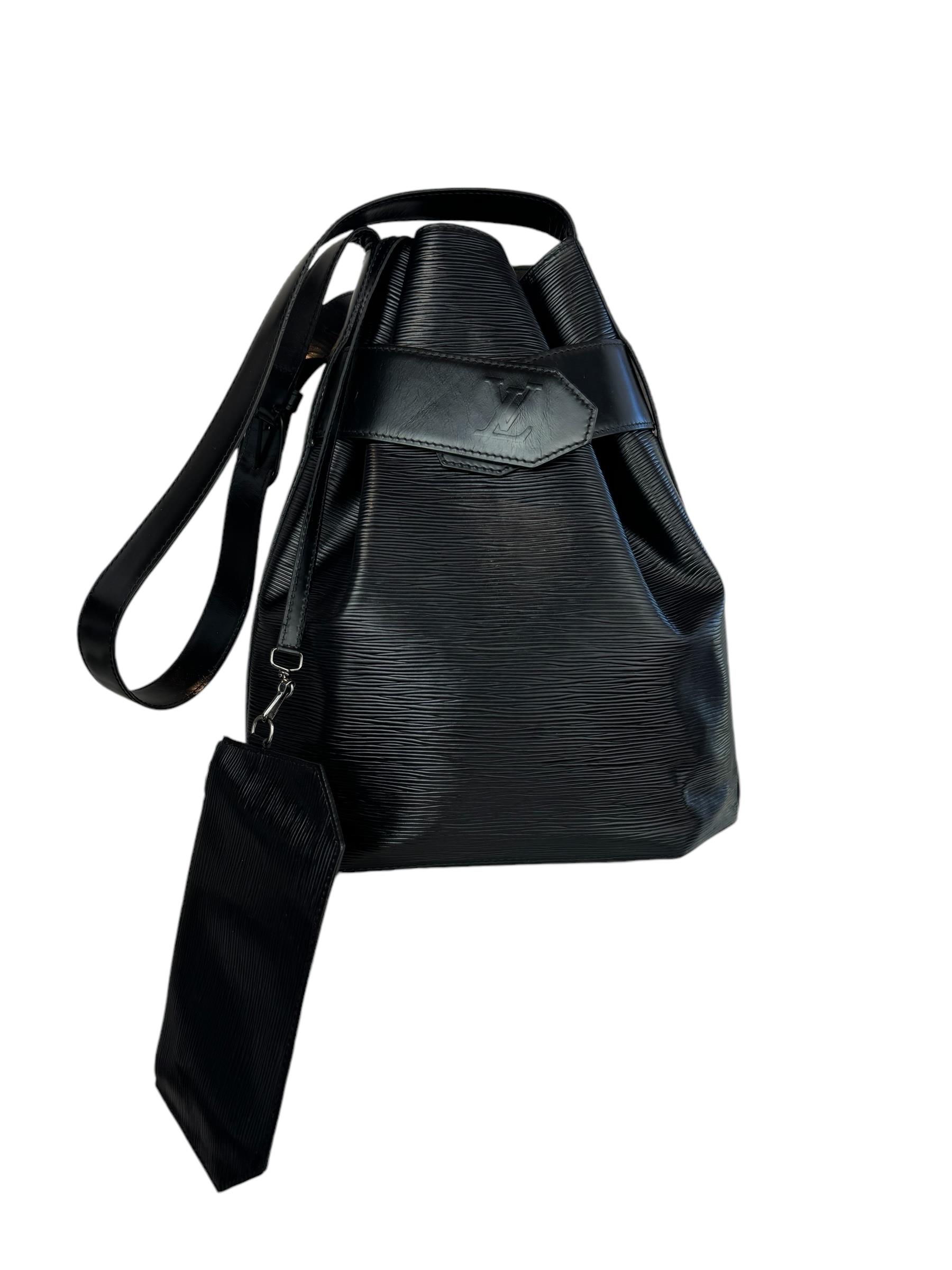 LOUIS VUITTON EPI LEATHER BUCKET BAG