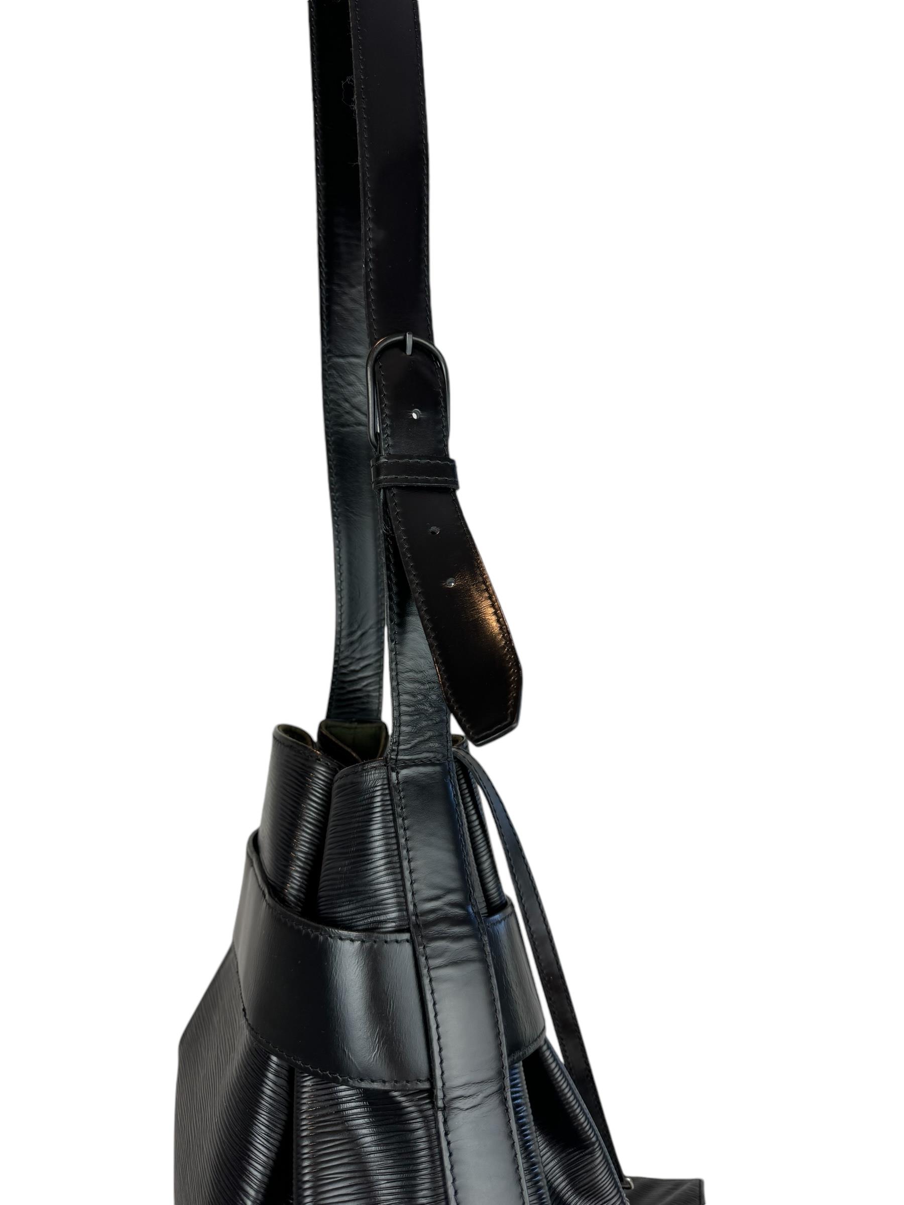 LOUIS VUITTON EPI LEATHER BUCKET BAG
