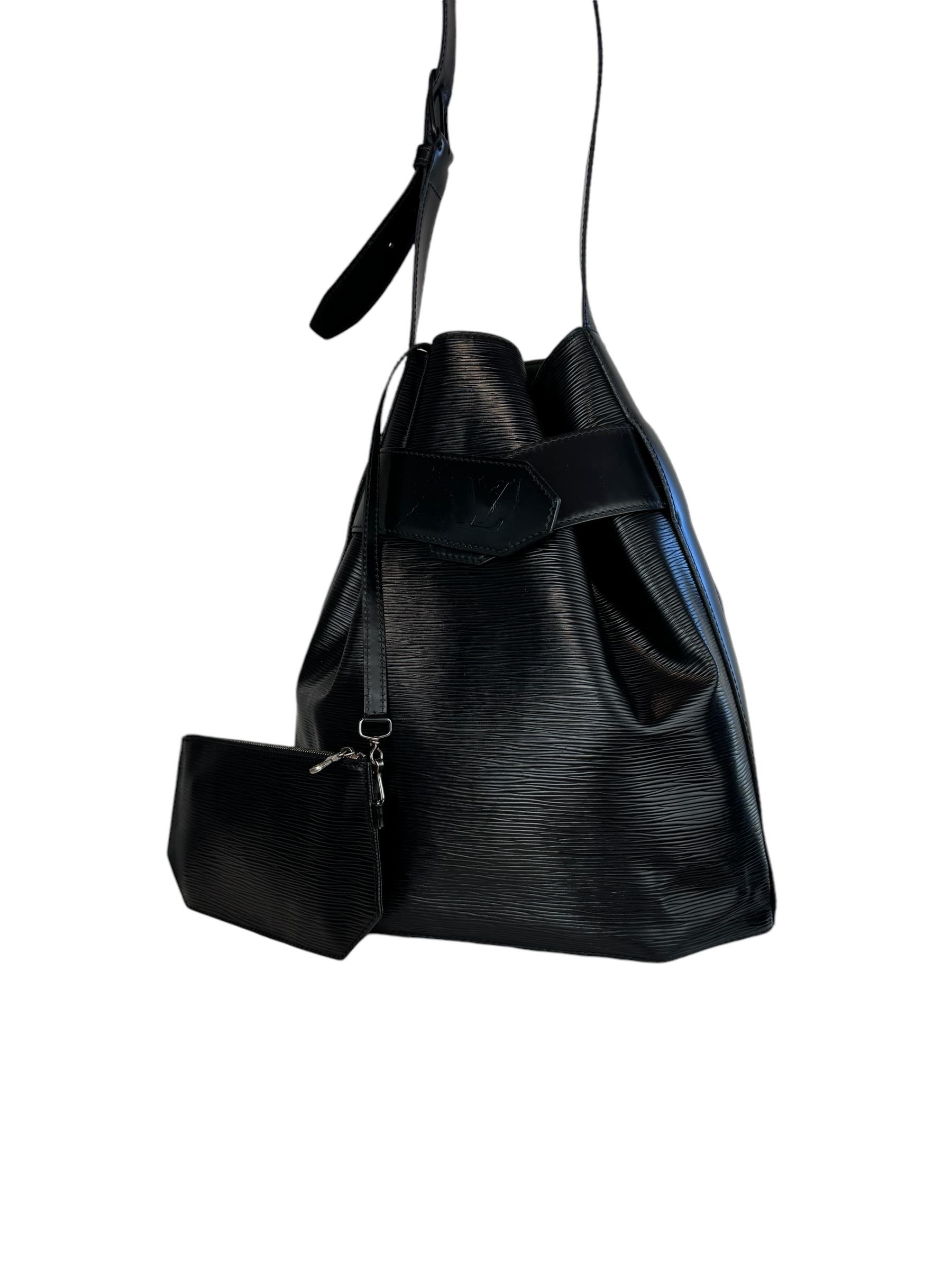 LOUIS VUITTON EPI LEATHER BUCKET BAG