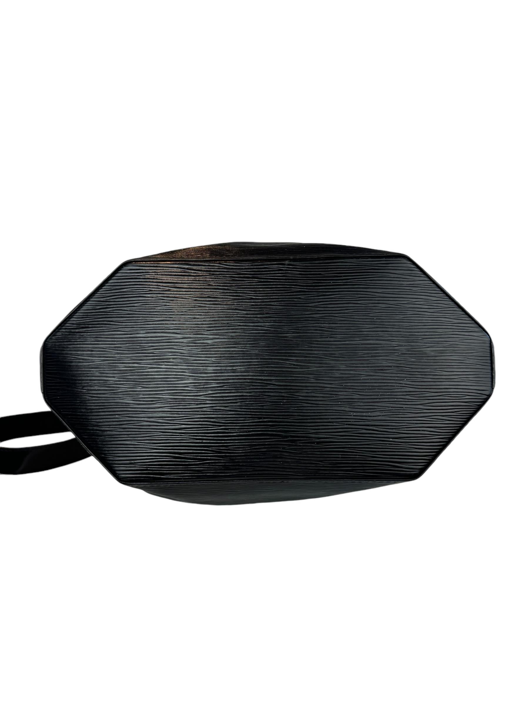 LOUIS VUITTON EPI LEATHER BUCKET BAG