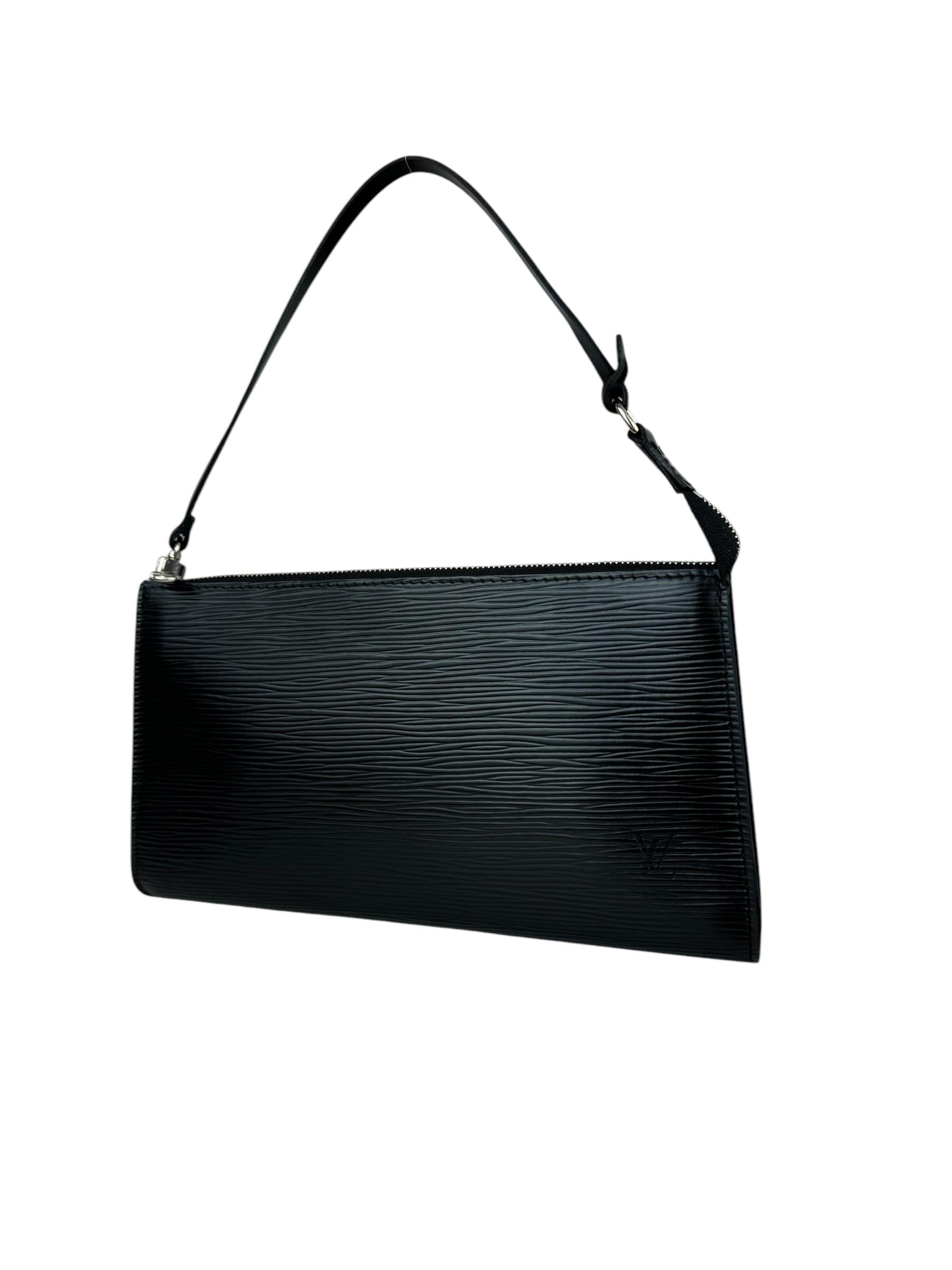 LOUIS VUITTON EPI LEATHER POCHETTE