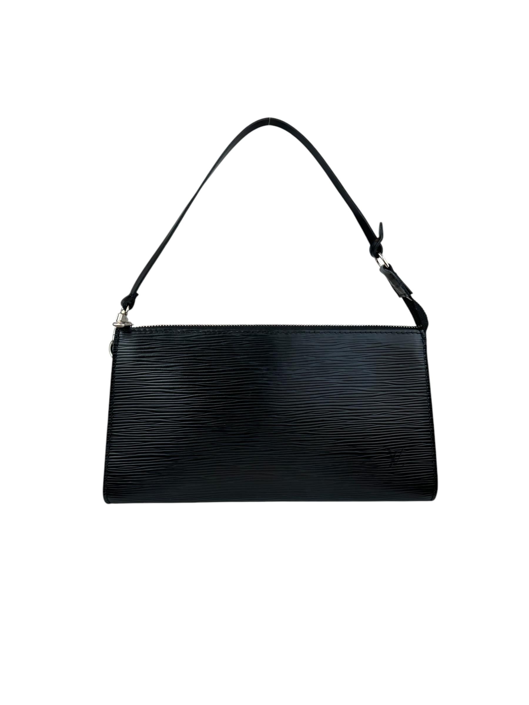 LOUIS VUITTON EPI LEATHER POCHETTE