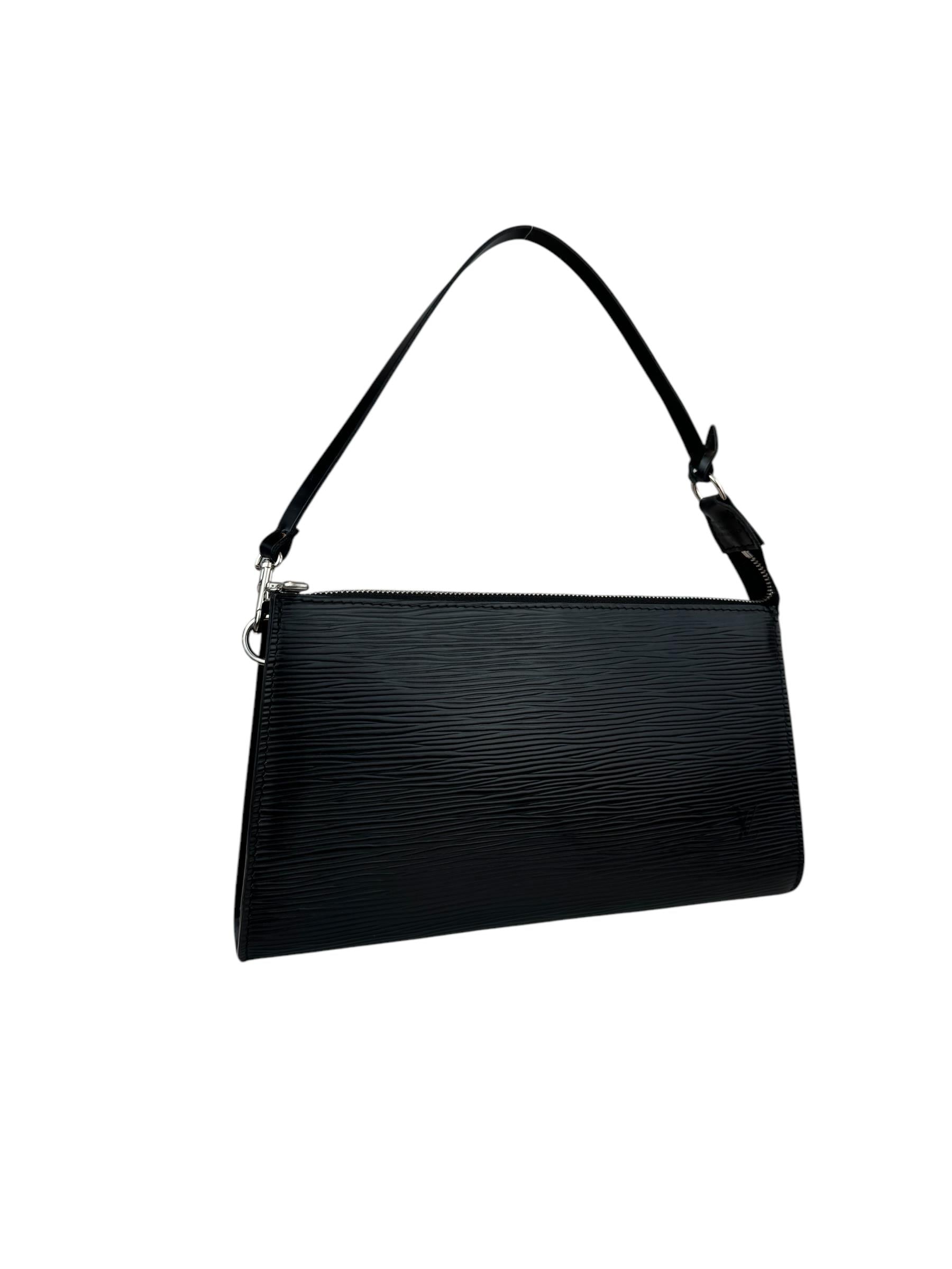 LOUIS VUITTON EPI LEATHER POCHETTE