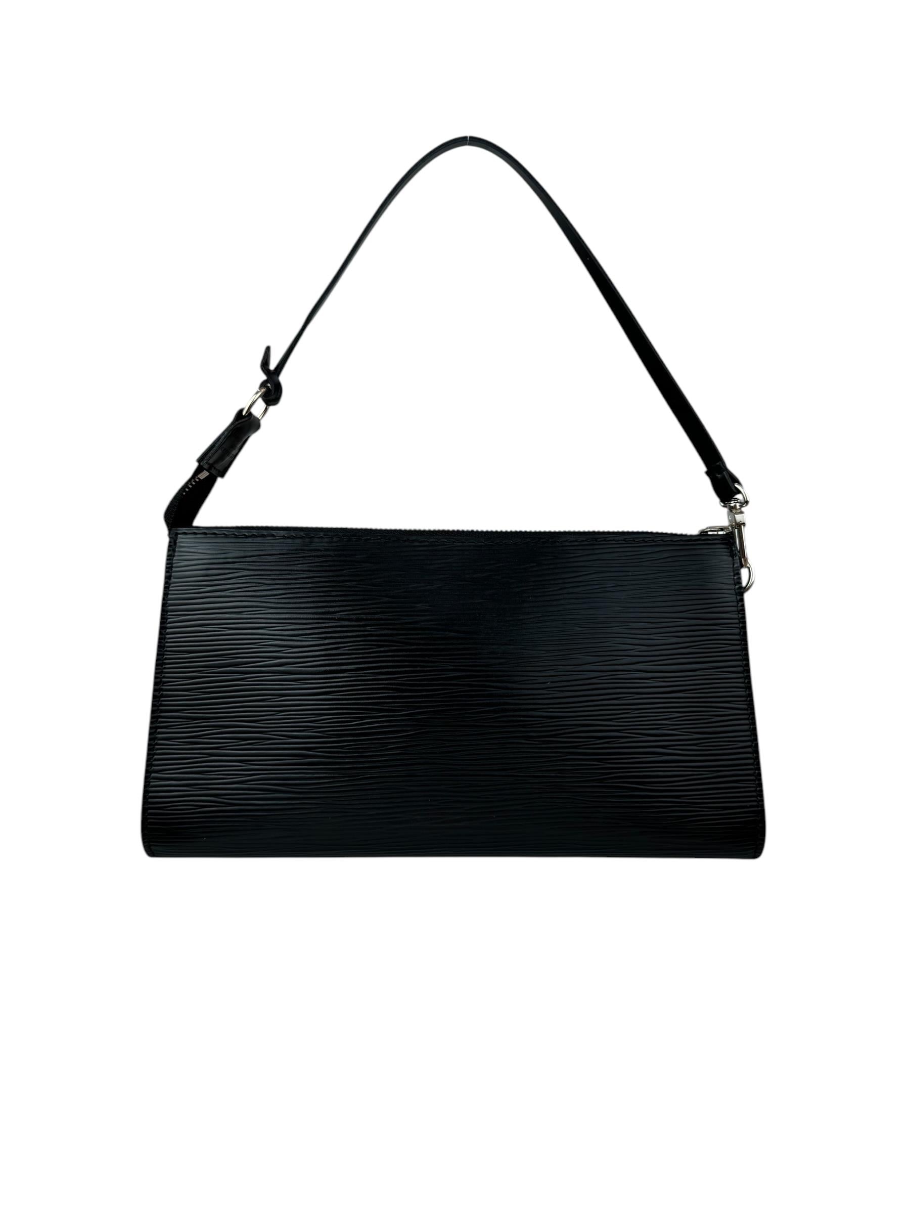 LOUIS VUITTON EPI LEATHER POCHETTE