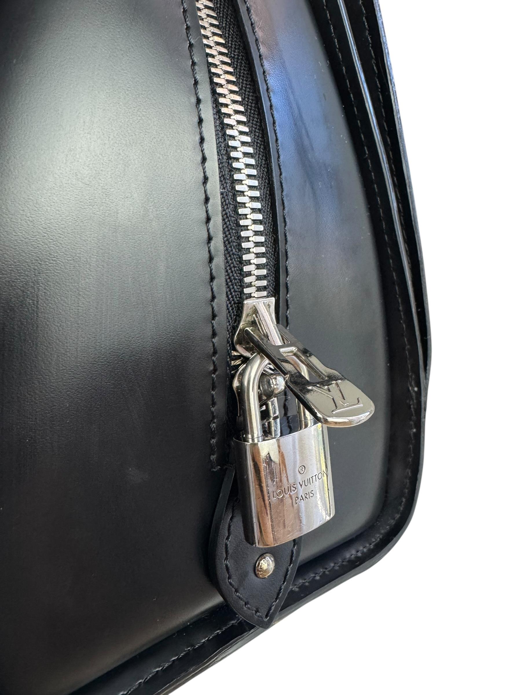 LOUIS VUITTON EPI PONT NEUF GM HANDBAG