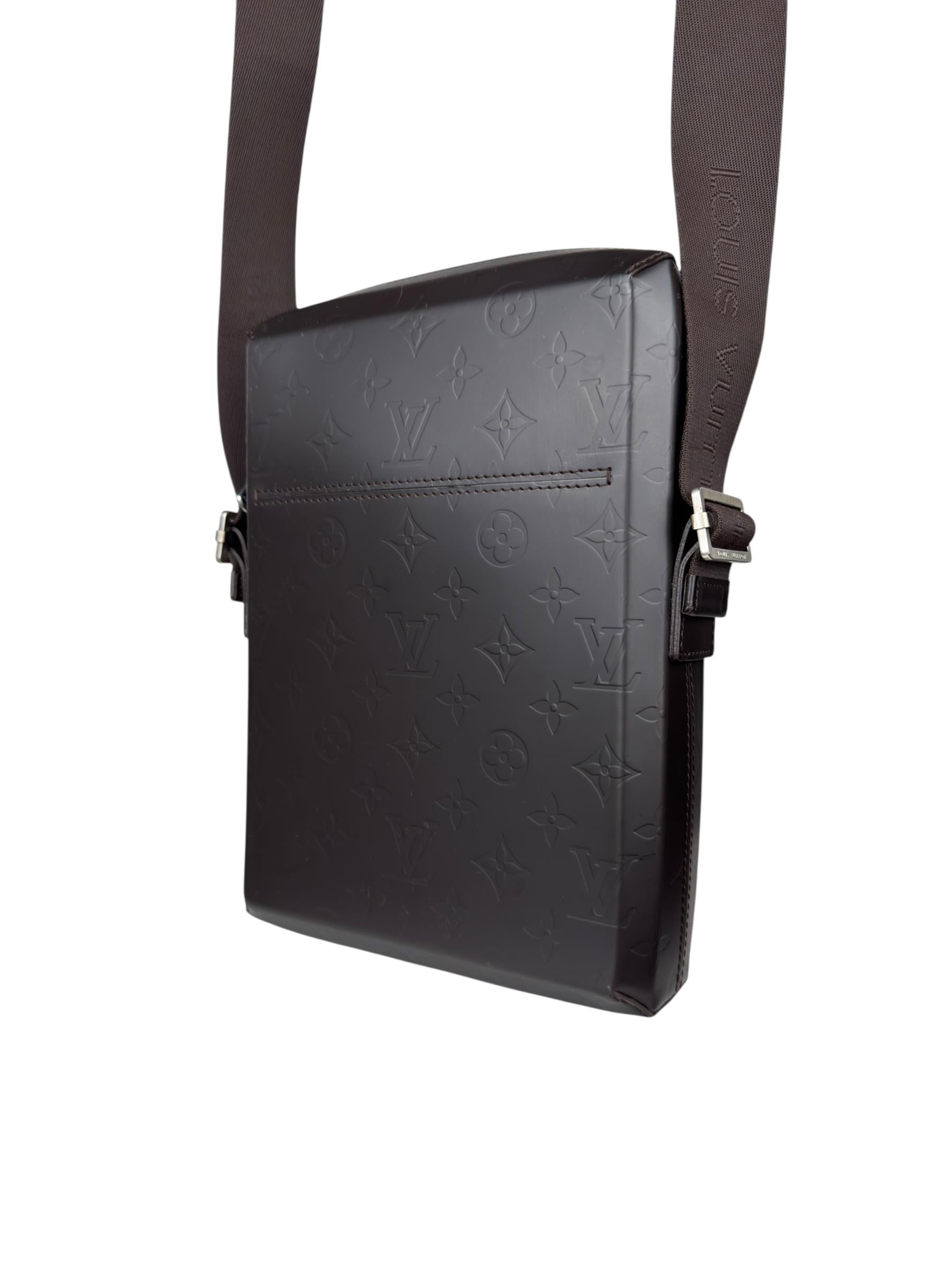 LOUIS VUITTON GLACE LEATHER BOBBY MESSENGER BAG